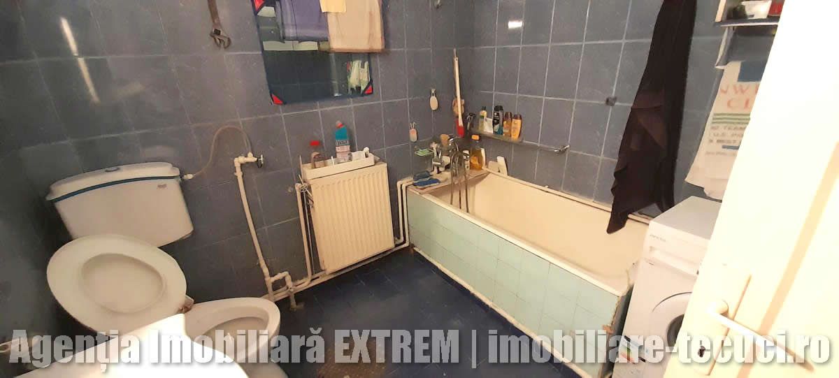 Casă de cărămidă, cu 4 camere, 417mp teren, lăngă Gara de Sud, Tecuci — fotografia 8