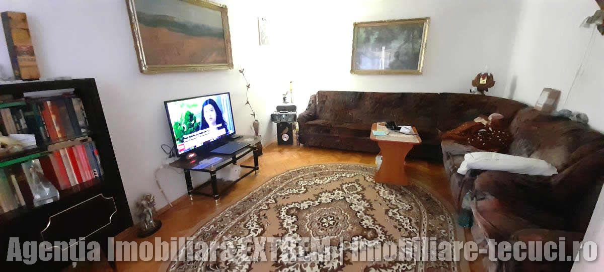 Casă de cărămidă, cu 4 camere, 417mp teren, lăngă Gara de Sud, Tecuci — fotografia 9