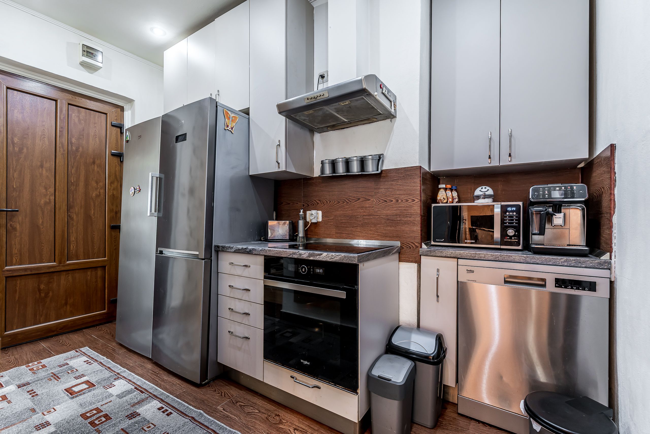 Apartament în centru cu acces auto și garaj propriu — fotografia 3