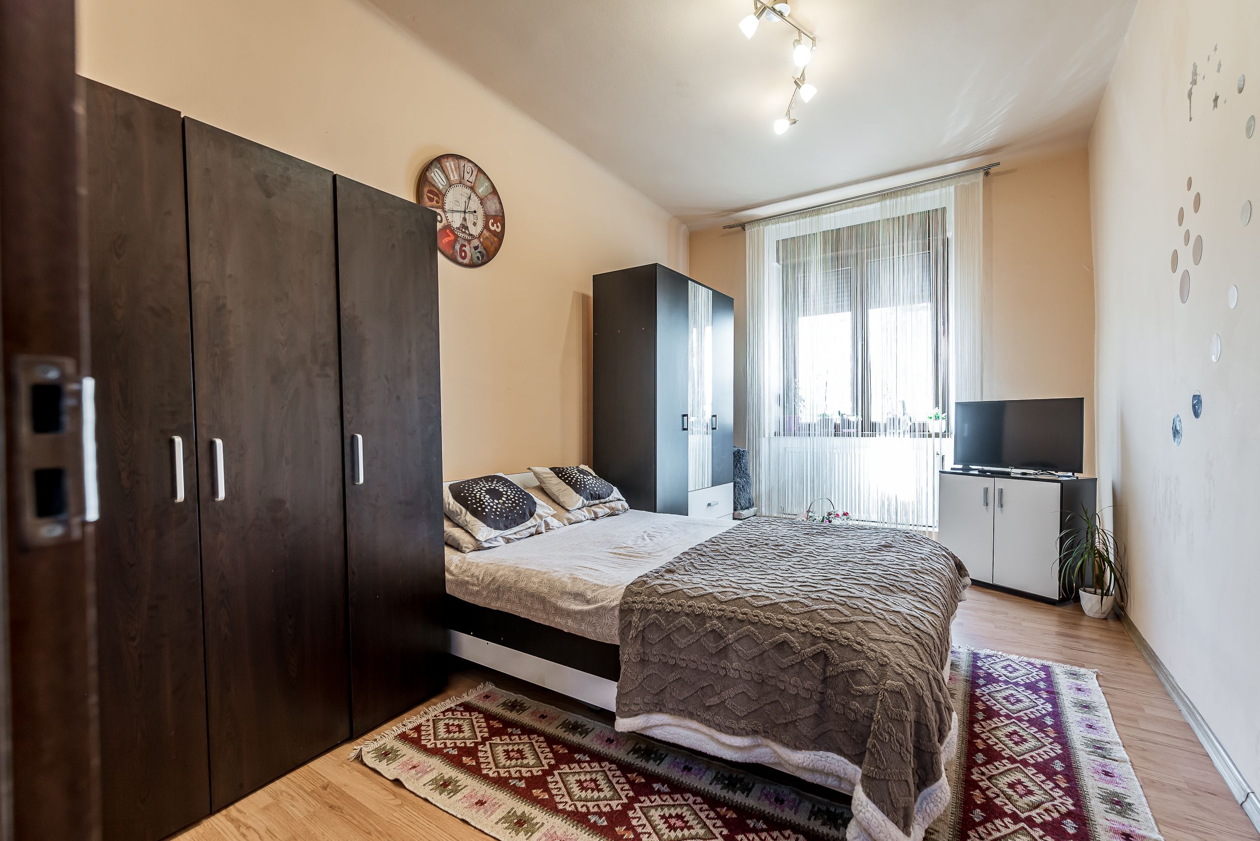 Apartament în centru cu acces auto și garaj propriu — fotografia 4