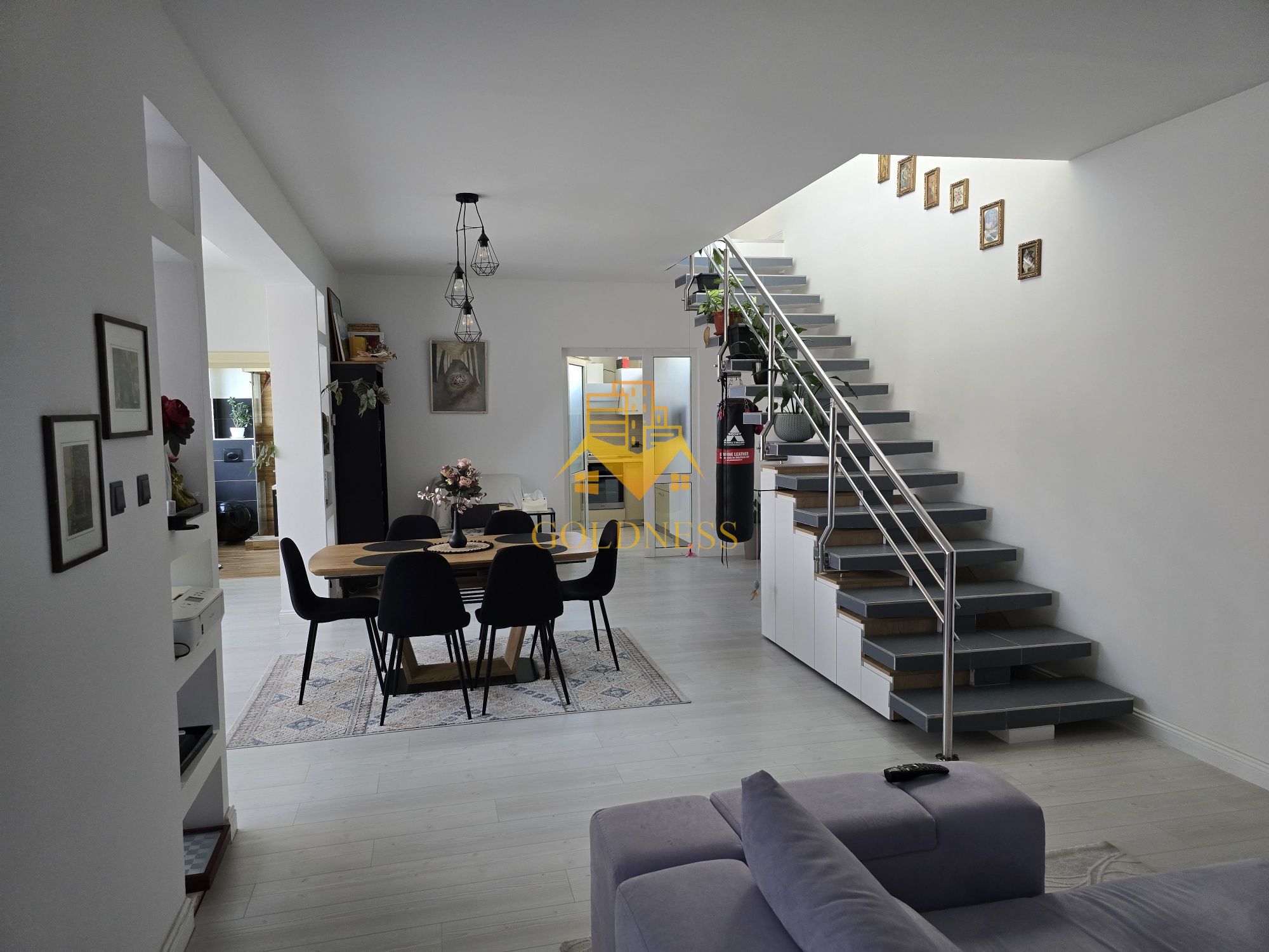 Casa 4 camere, Central, Cipariu, Titulescu, Brâncuși, Parcare