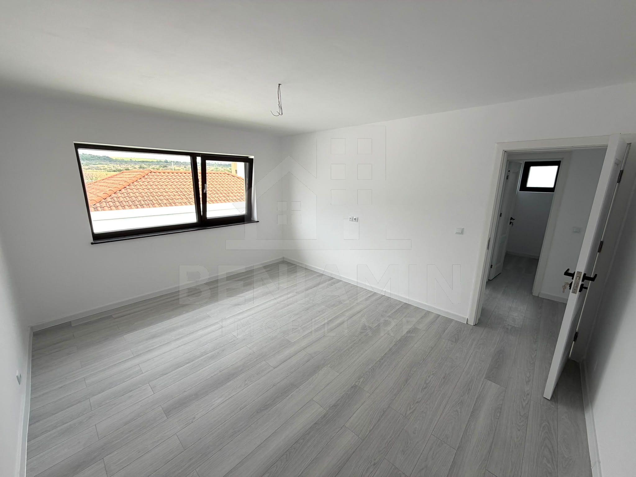 Casa moderna - 4 dormitoare - 2026 - toate utilitatile - Ford — fotografia 8