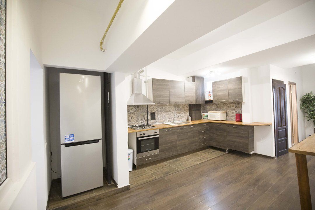 De vanzare Apartament cu 4 camere si dependite-  Ultra central- strada sepcari 9 — fotografia 6