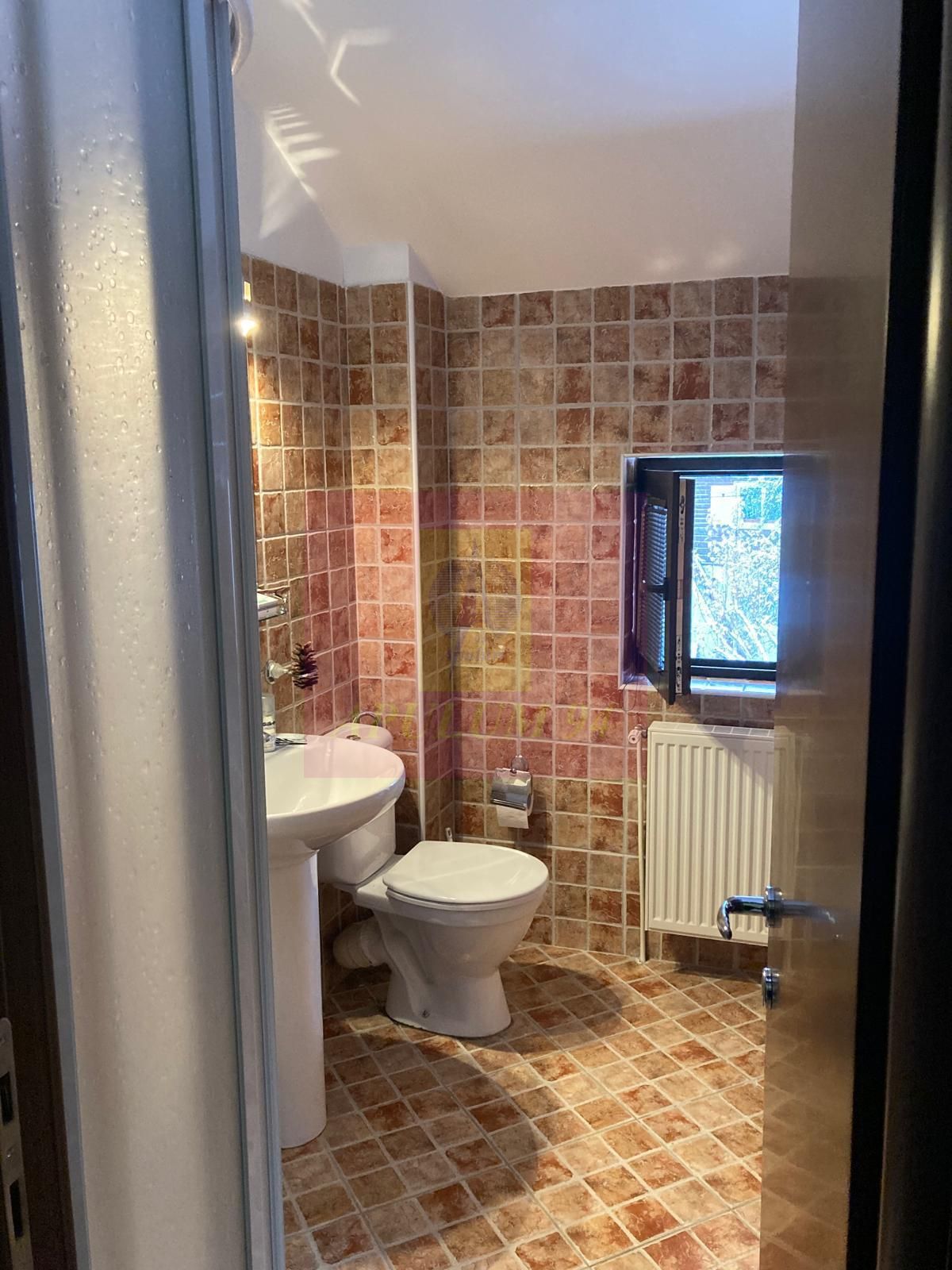 Vila de vanzare in Busteni - Zona semicentrala — fotografia 5