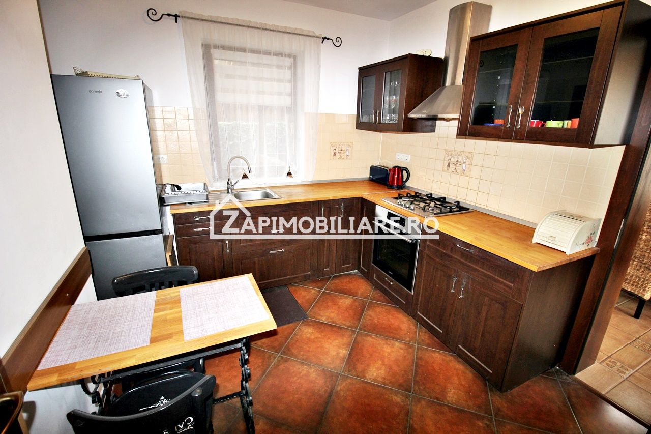 Casa 3 camere, 2 bai,1 garaj,teren 360 mp.zona Dambu Pietros — fotografia 6