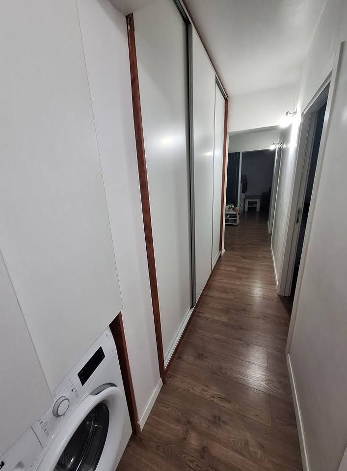 Apartament spațios cu 4 camere+balcon generos, etajul 2, în Porolissum