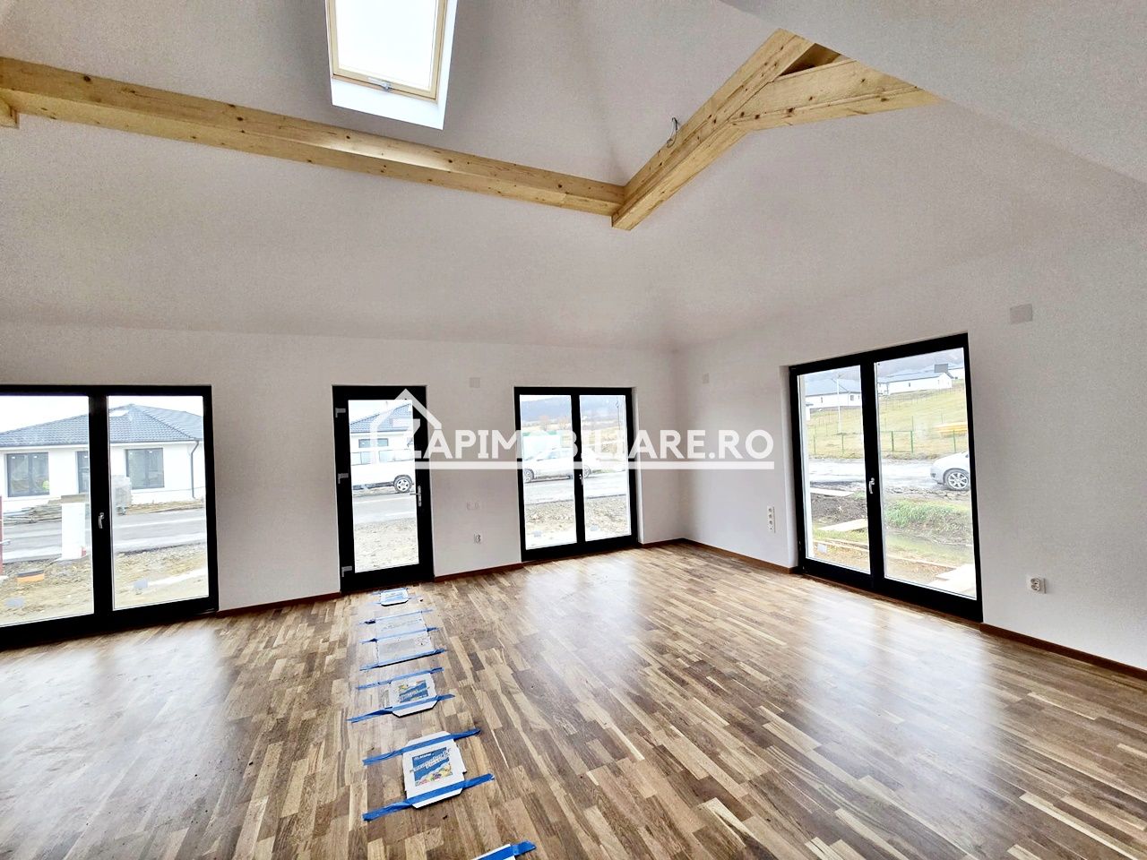 Casa la cheie 130mp 4 camere,2 băi,700mp teren,Livezeni — fotografia 6