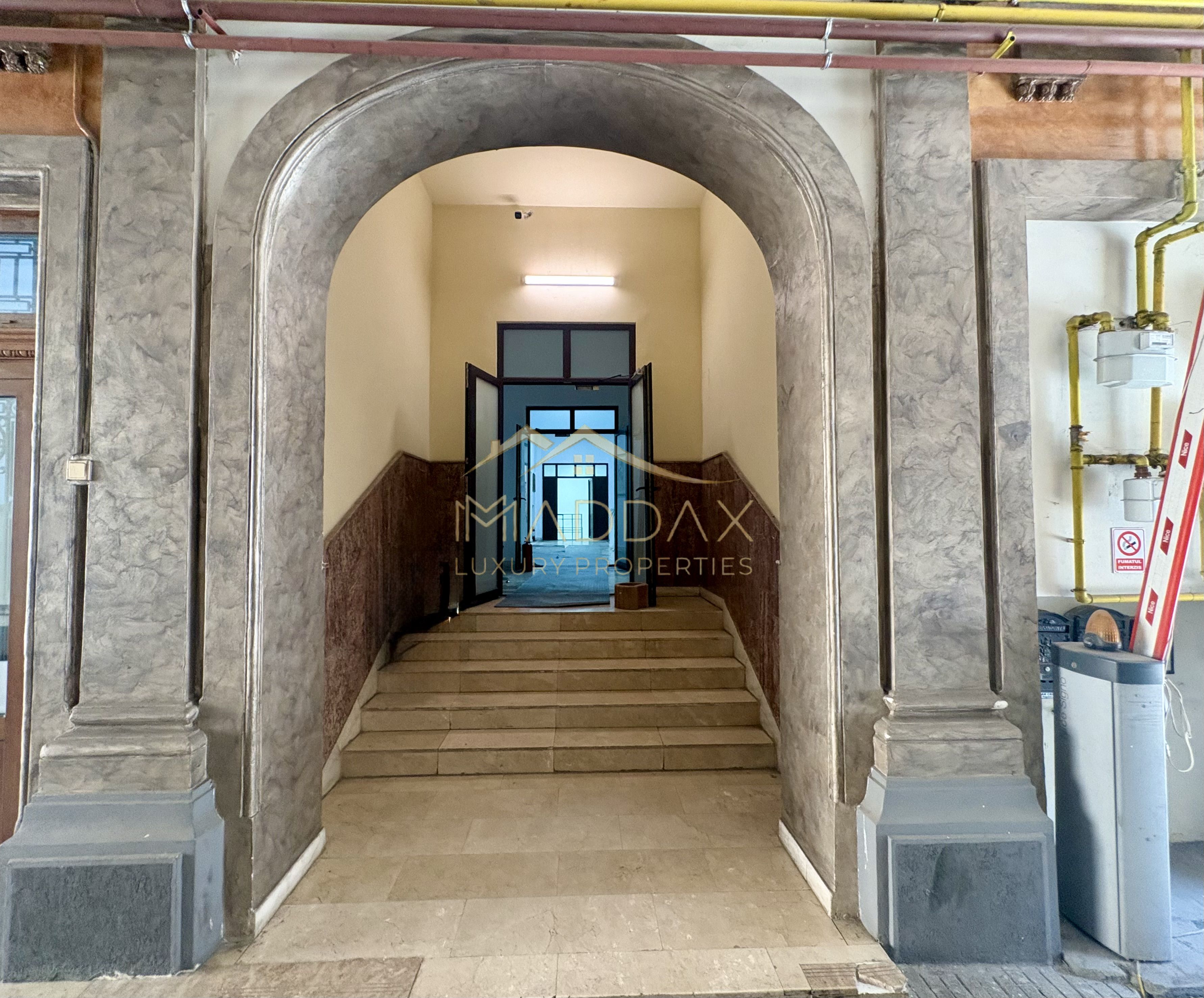 De Vanzare-Central/Cismigiu ~ Spatiu Birouri/Clinica/Centru Infrumusetare — fotografia 15