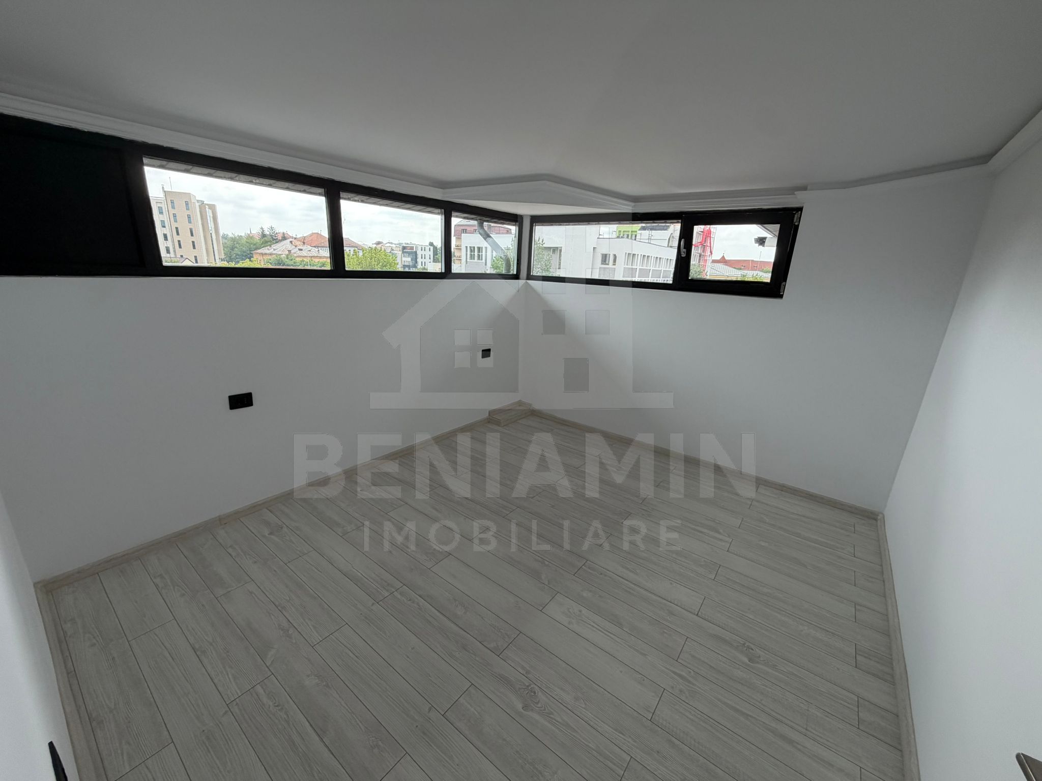 Apartament-Bloc Nou-Gradina Botanica-Etaj 3-Centrala-La Cheie-Liber — fotografia 3