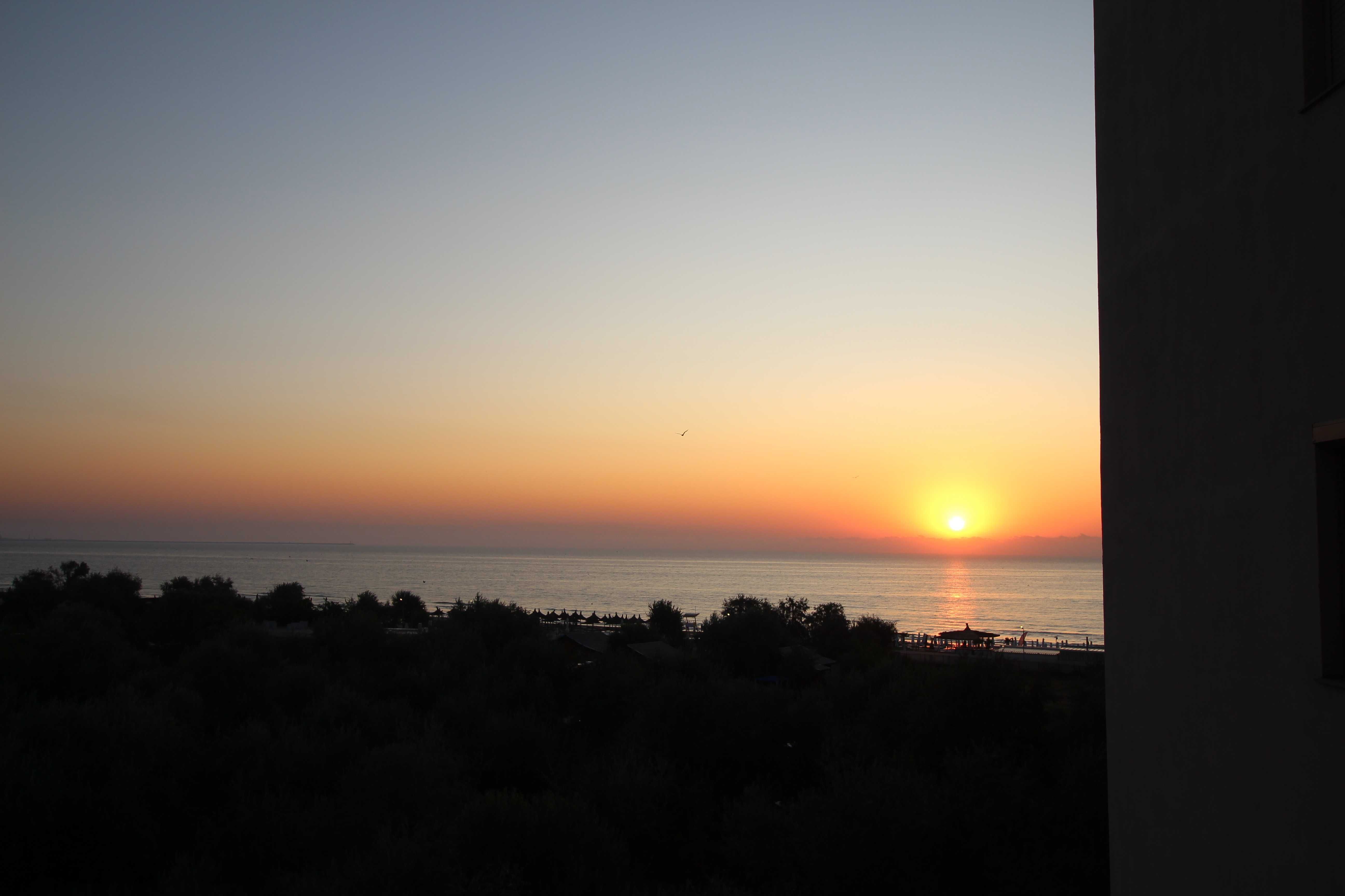 Studio de vanzare in zona cluburilor din Mamaia - Vedere la mare — fotografia 4