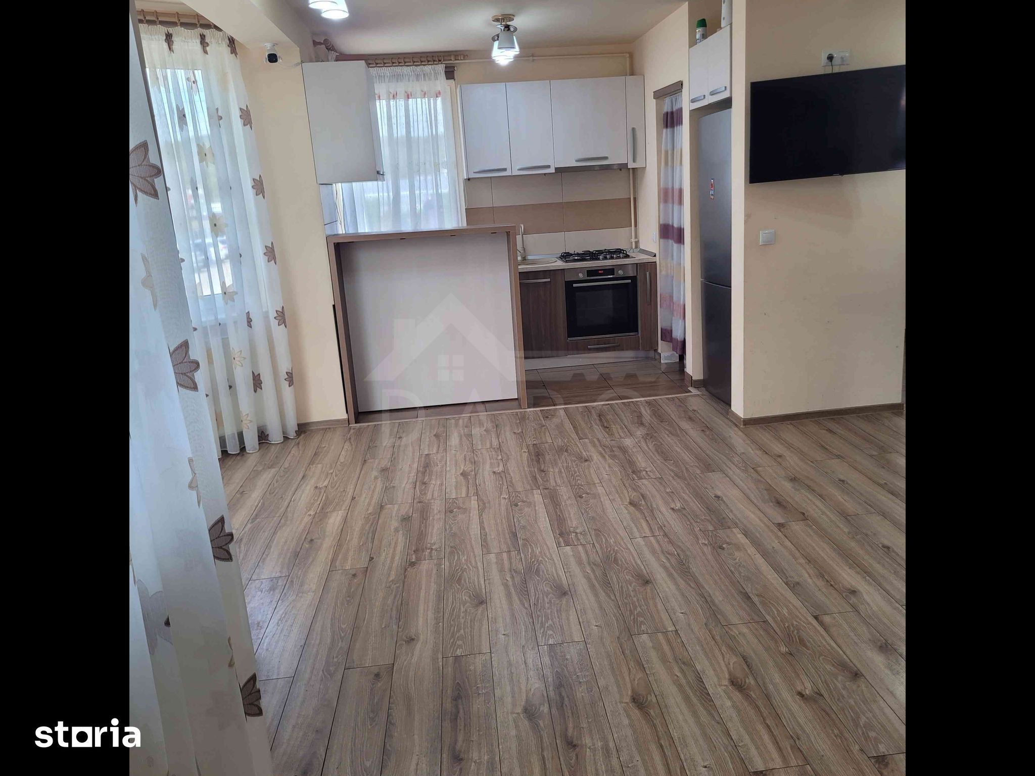 Casă Livezeni 815 mp teren, casa primitoare ,la doar 5 minute de oraș. — fotografia 5