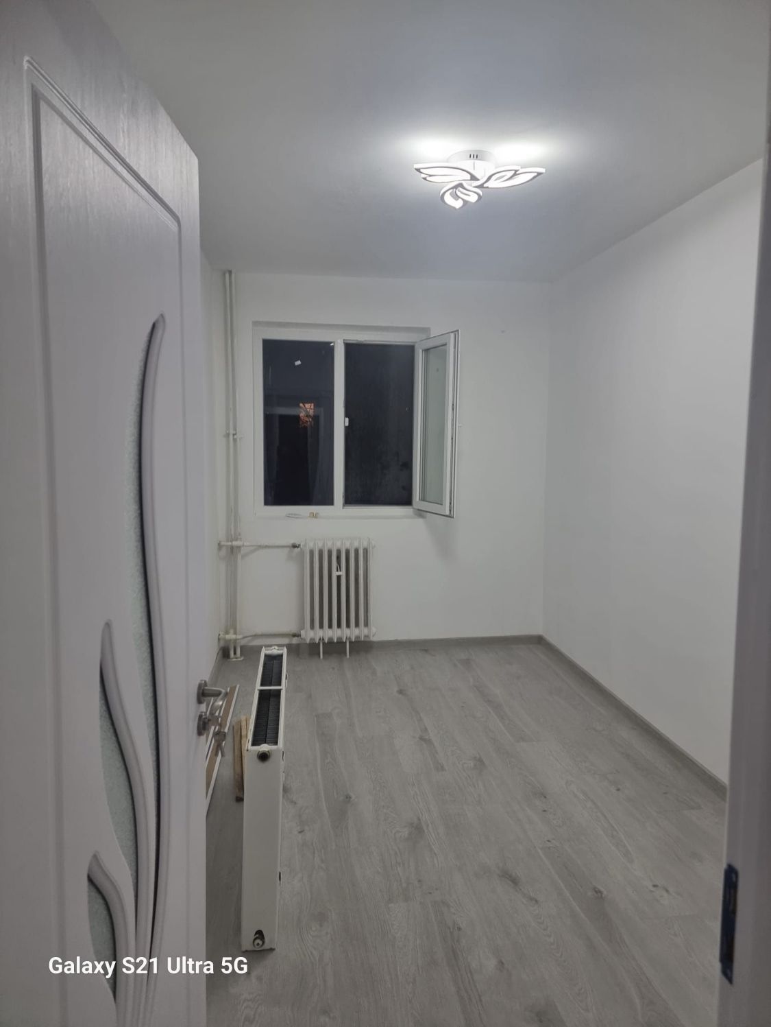 Vand apartament 3 camere — fotografia 3