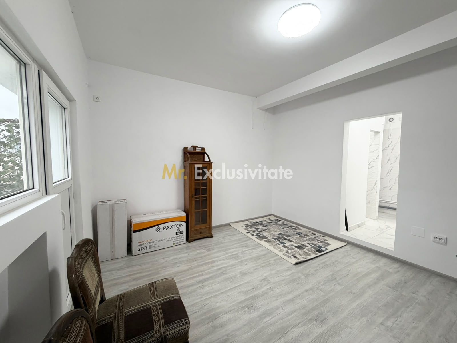 Garsonieră de închiriat, renovată, langă metrou Universitate — fotografia 2