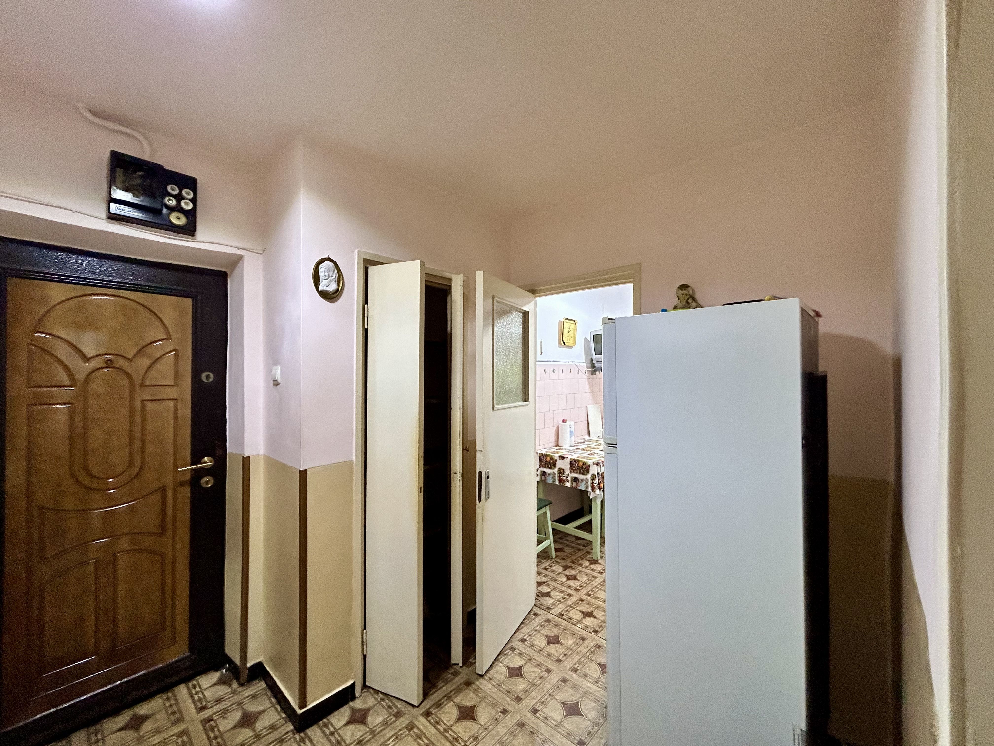 Apartament 2 camere, semidecomandat, parter, Nord, Ploiesti — fotografia 8
