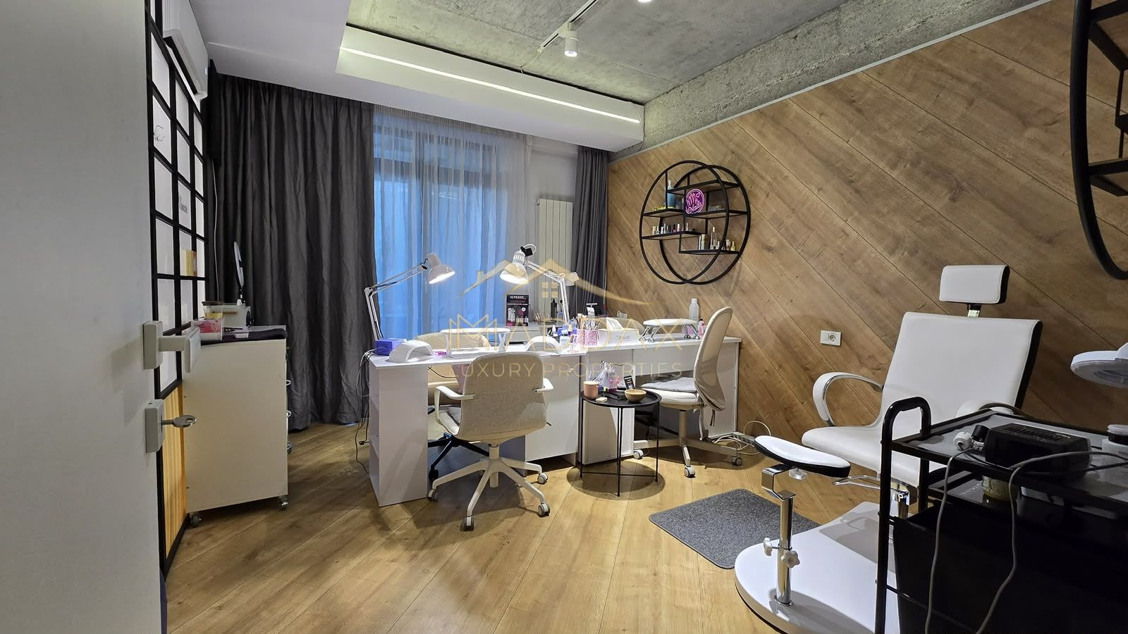 BUSINESS BEAUTY PREMIUM  „LA CHEIE”  DE VÂNZARE – PARCUL VERDI / FLOREASCA — fotografia 4