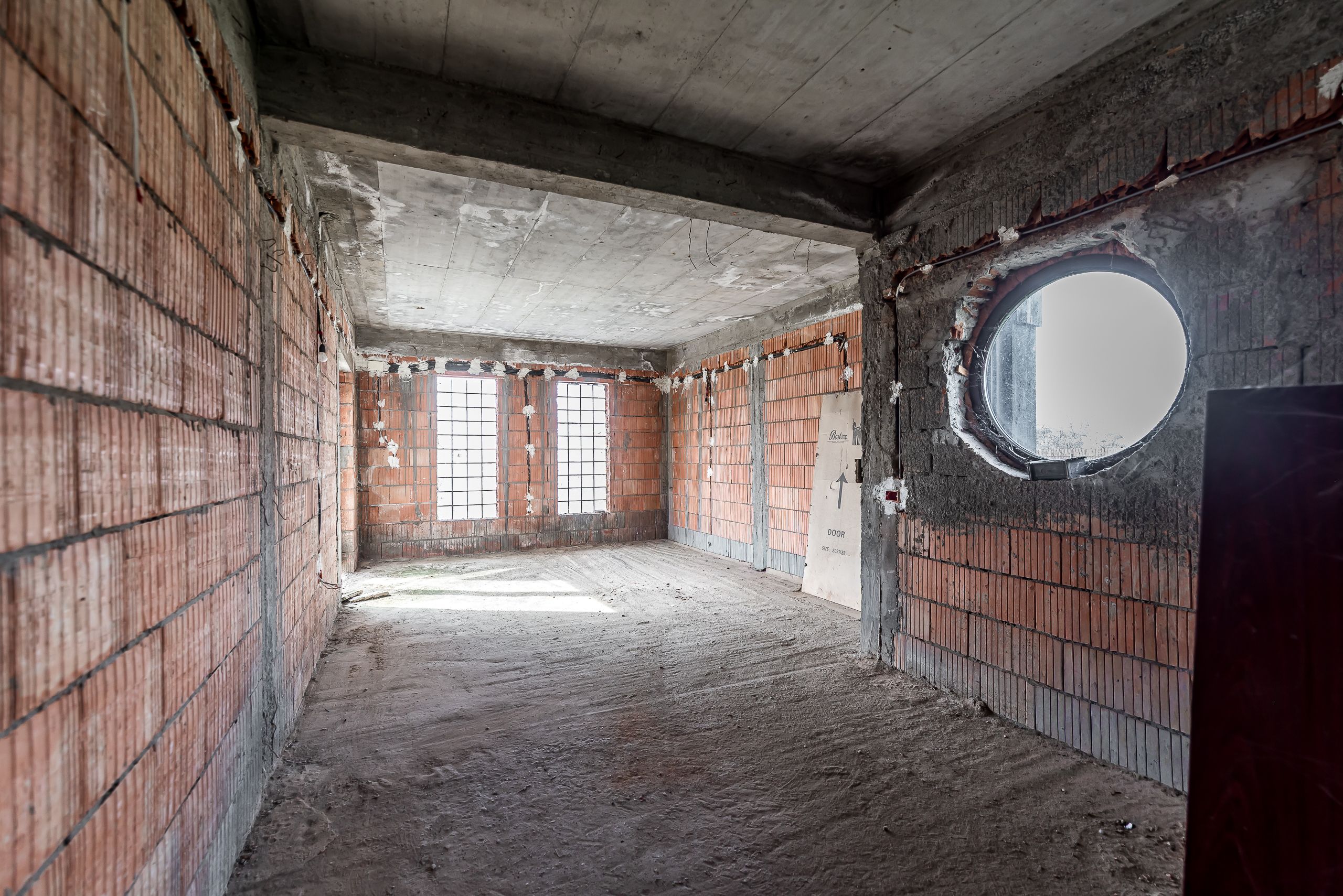 PRET NOU! Casă 6 camere - la roșu - Zimandcuz, Arad – COMISION 0 — fotografia 5