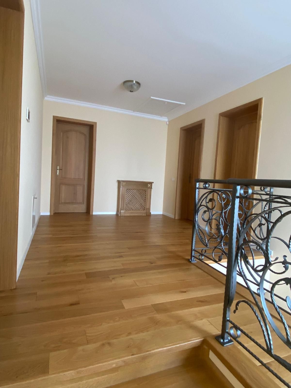 Casa 5 camere,477 mp,1077 mp teren, zona Cornisa,0%comision — fotografia 10