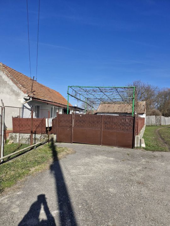 Casă frumoasă - zonă liniștită
