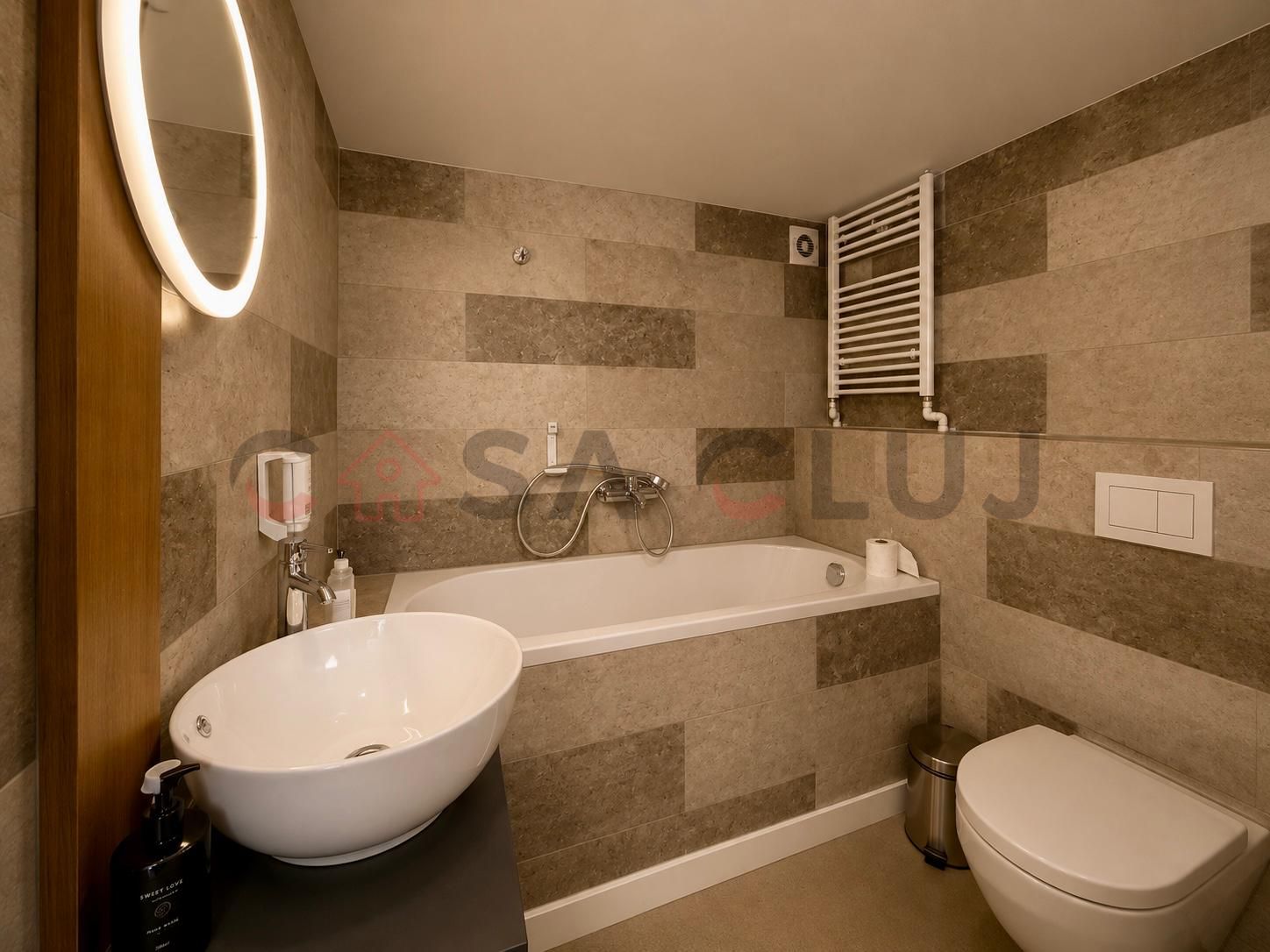Apartament premium, central, parcari incluse — fotografia 8