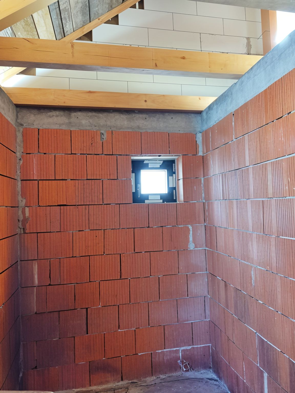 Casa parter 2 dormitoare, in Comuna Sanmartin, acces auto - VANZARE — fotografia 9