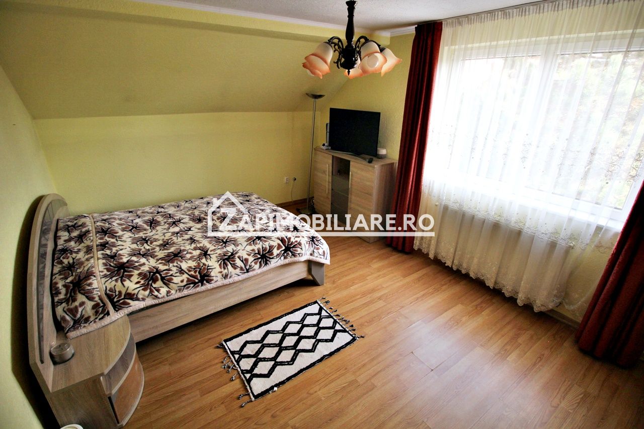 Casa 4 camere,2 bai,1 garaj,150mp,688 mp teren, 0% comision — fotografia 3