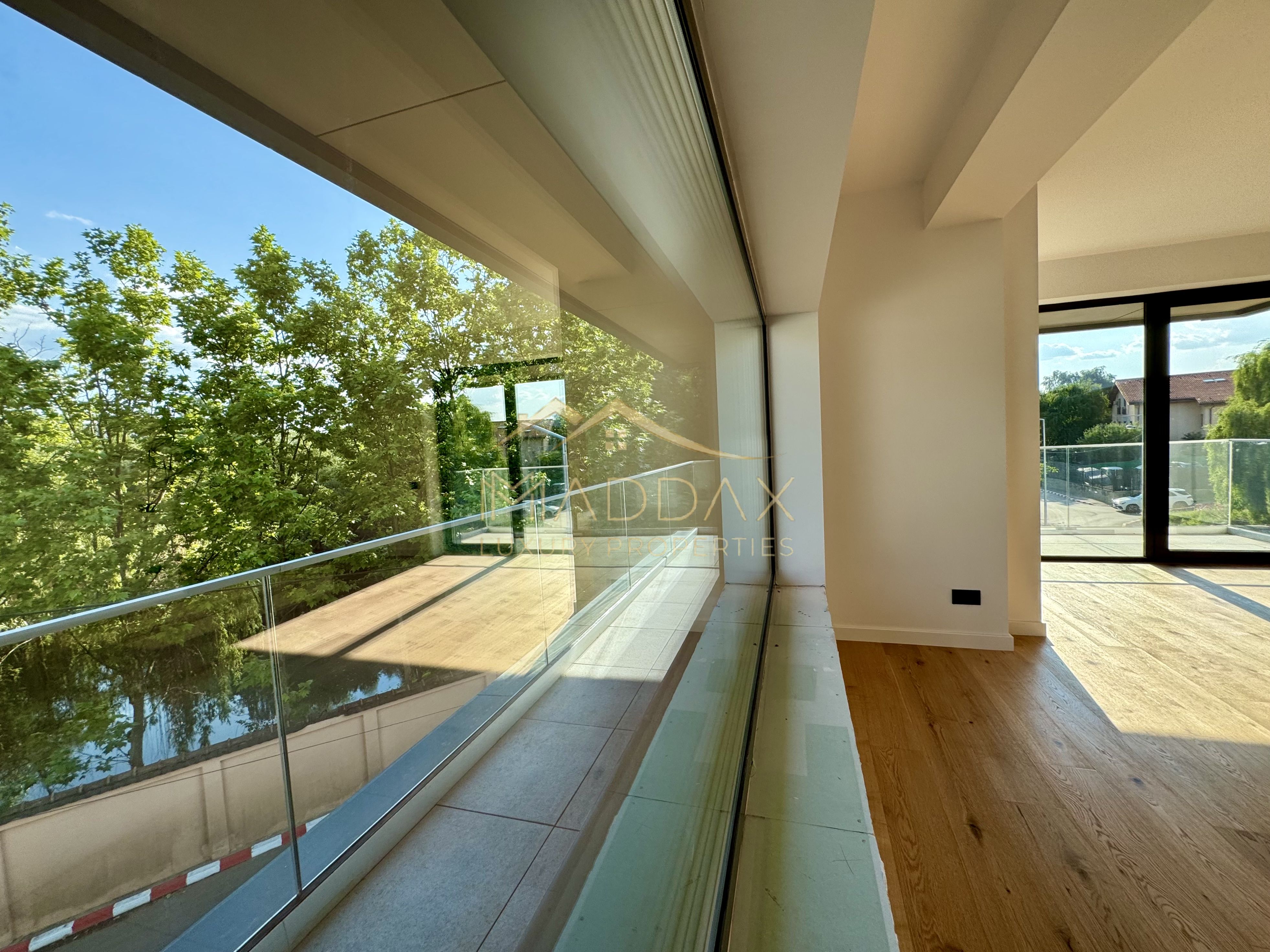 Vila cu 5 camere  *366mp* / Curte privată *315mp* / Pipera - Lake View — fotografia 14