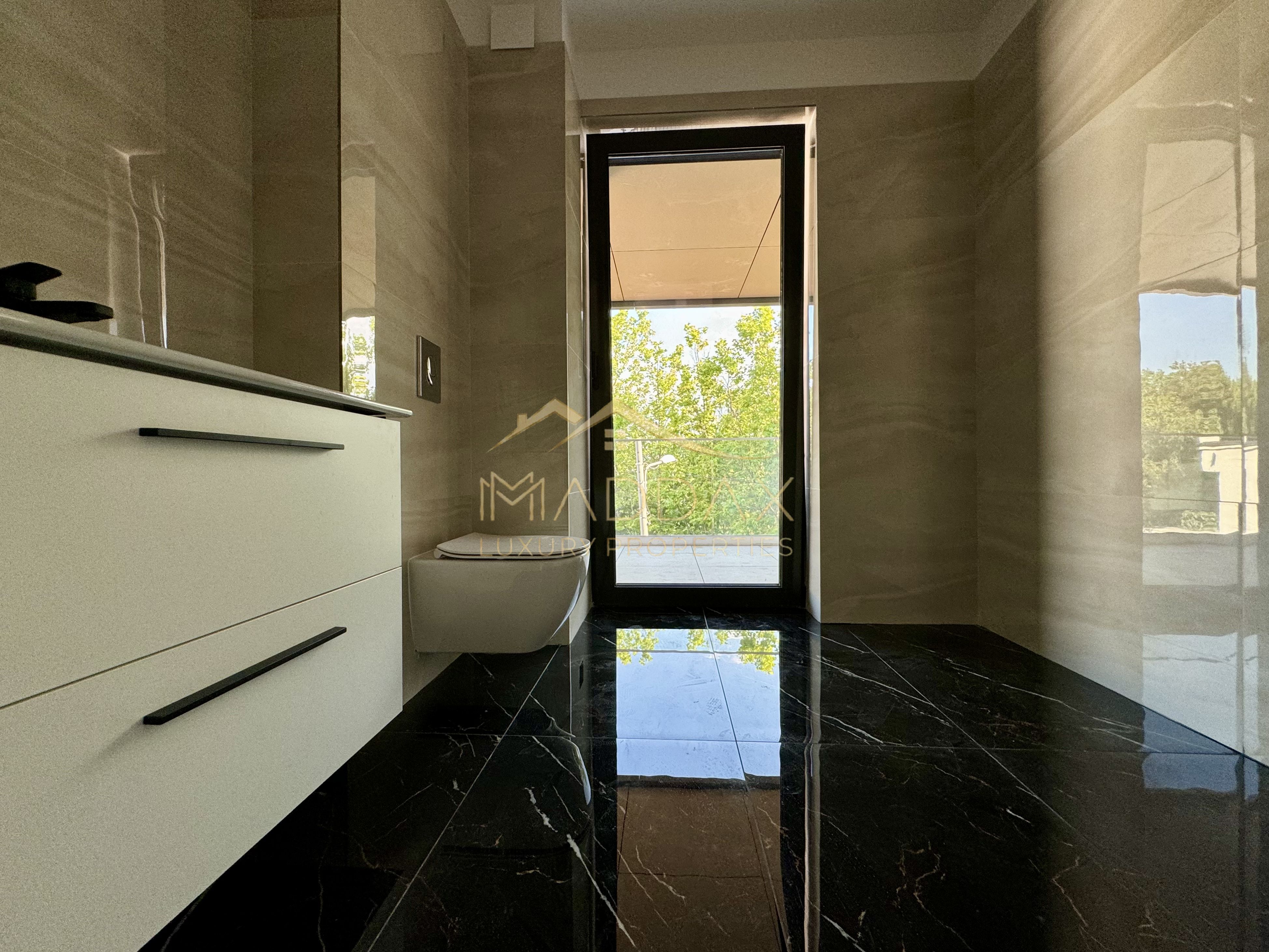 Vila cu 5 camere  *366mp* / Curte privată *315mp* / Pipera - Lake View — fotografia 33