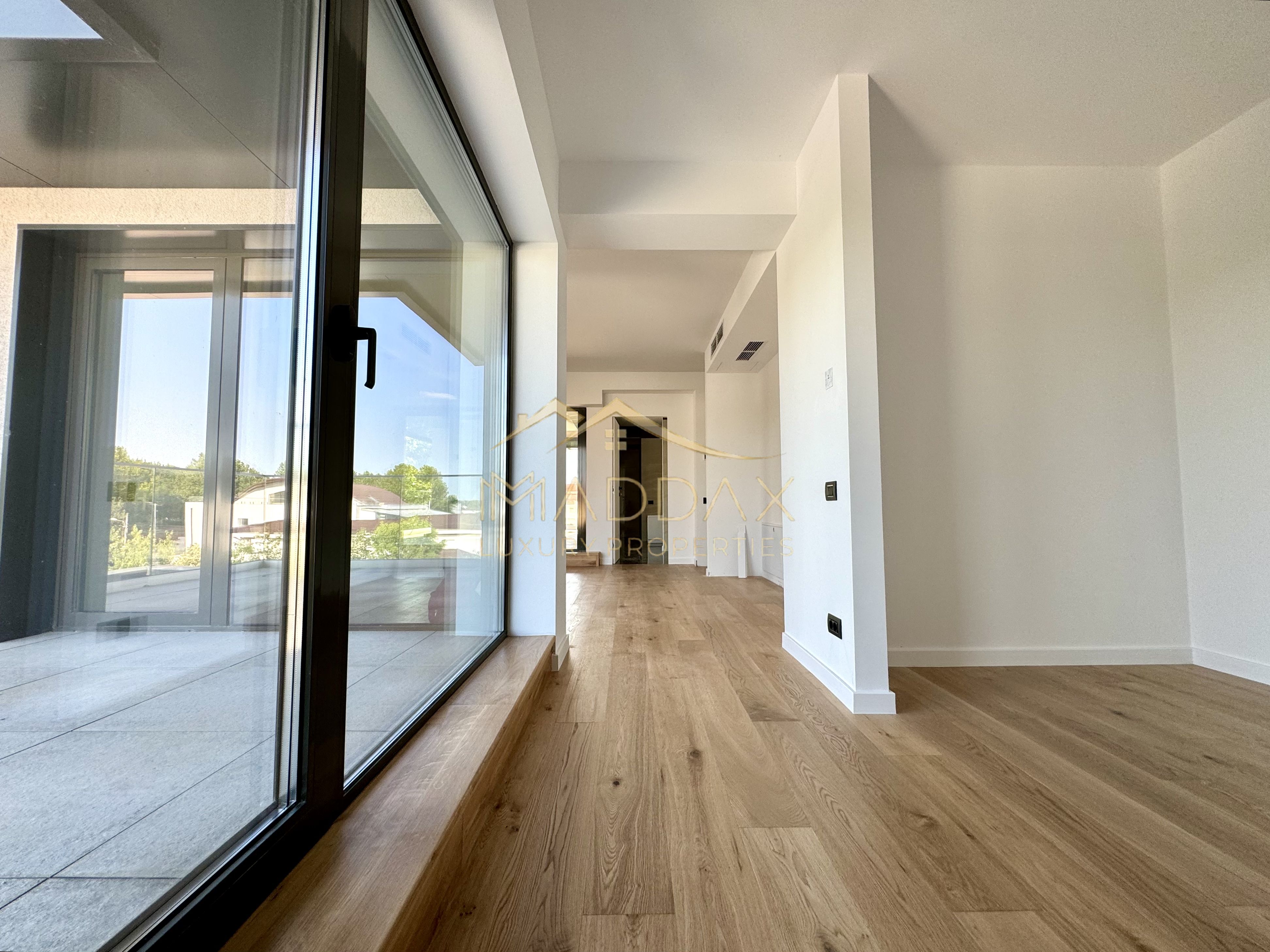 Vila cu 5 camere  *366mp* / Curte privată *315mp* / Pipera - Lake View — fotografia 36