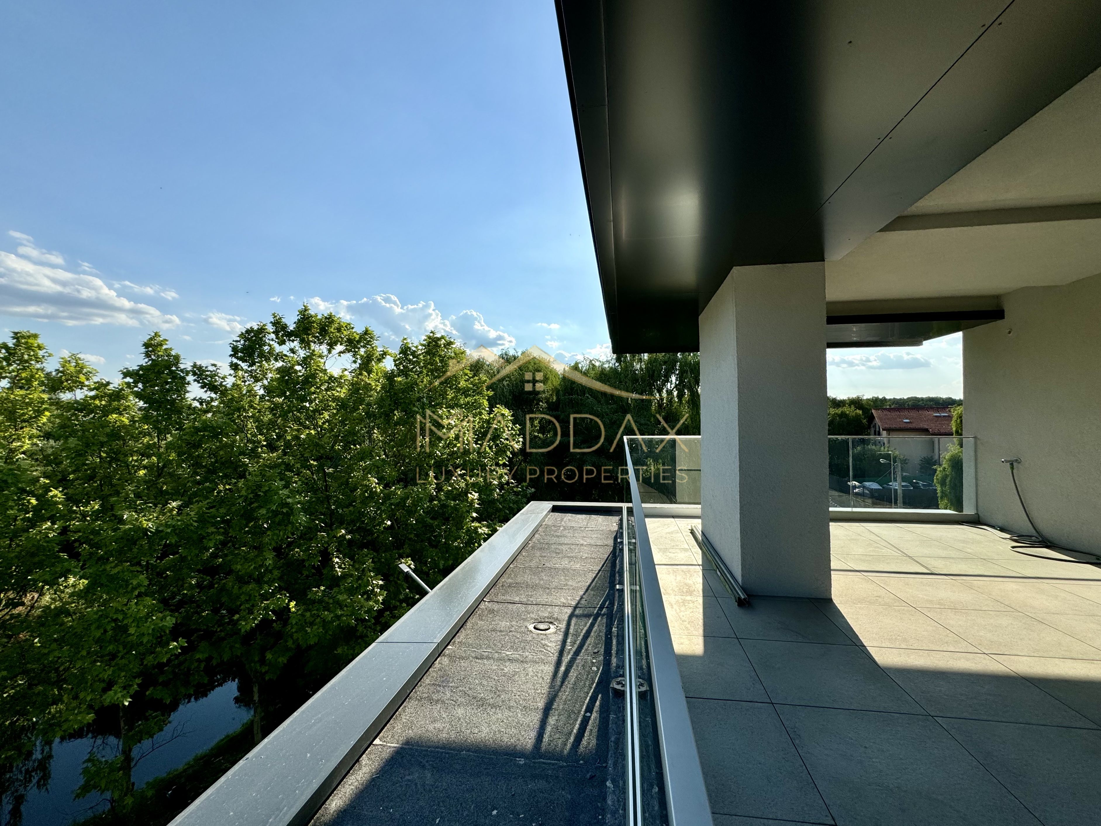 Vila cu 5 camere  *366mp* / Curte privată *315mp* / Pipera - Lake View — fotografia 42