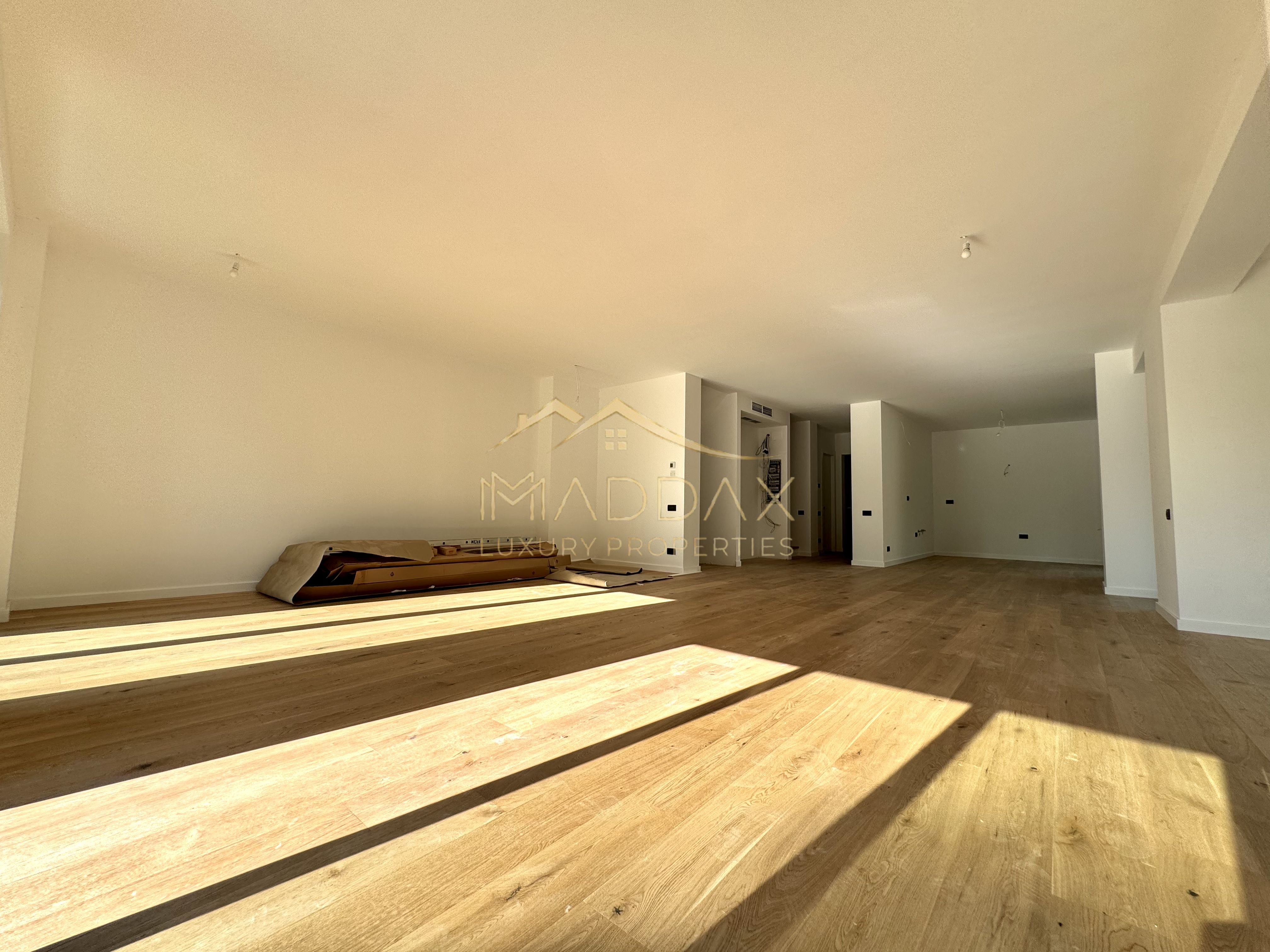 Vila cu 5 camere  *366mp* / Curte privată *315mp* / Pipera - Lake View — fotografia 9