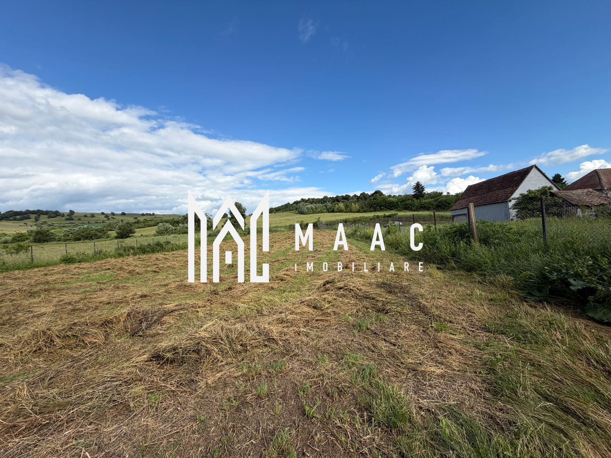 Teren intravilan 1750 mp | Hamba, Sibiu | utilități pe teren — fotografia 3