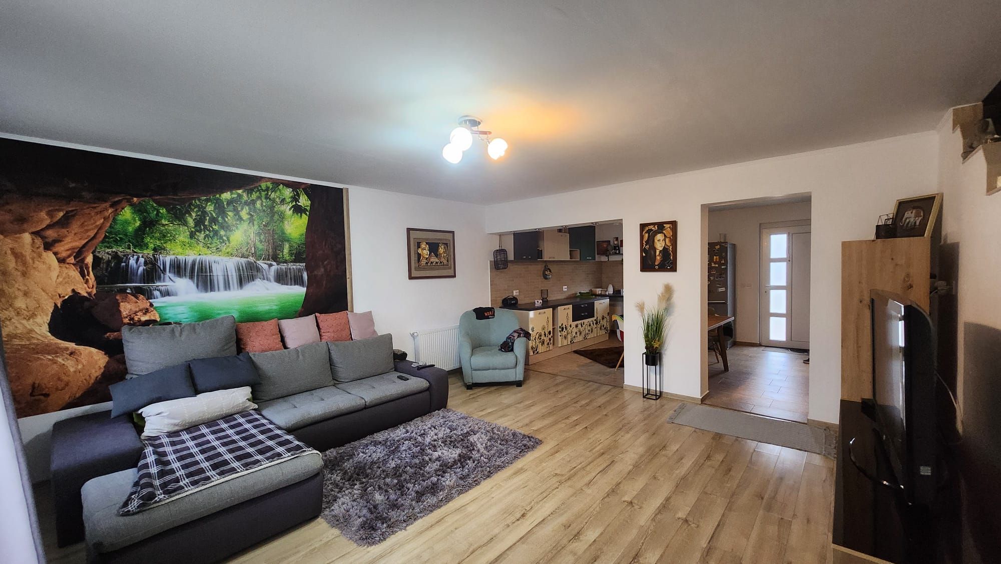 Casa 3 camere,2 bai, 1 garaj,100 mp,315 mp teren,0% comision