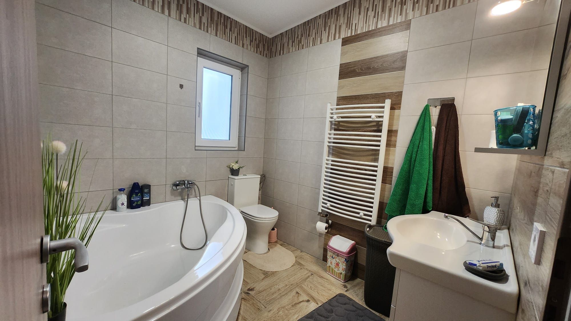 Casa 3 camere,2 bai, 1 garaj,100 mp,315 mp teren,0% comision — fotografia 6