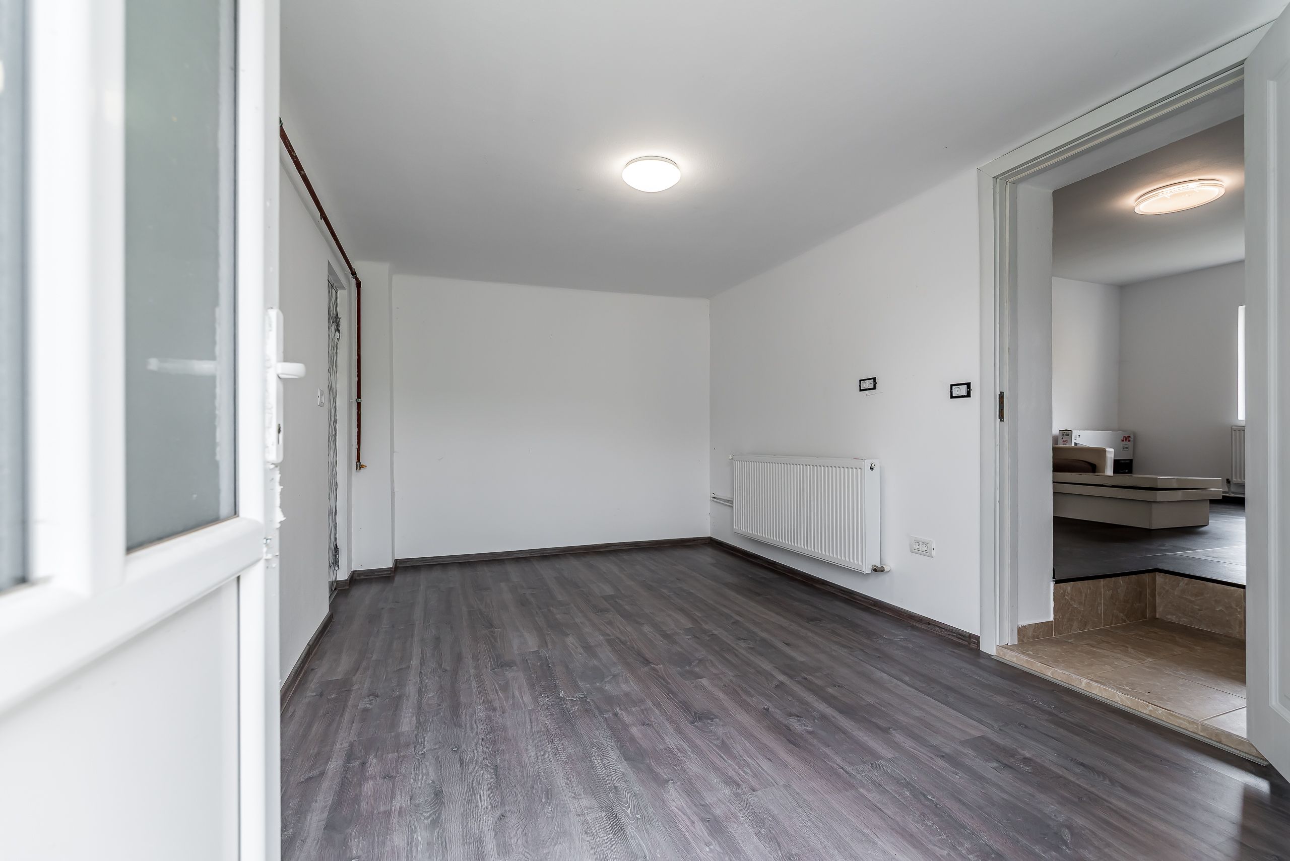 Casa cu potential multiplu cu teren generos pe strada Dunarii — fotografia 9
