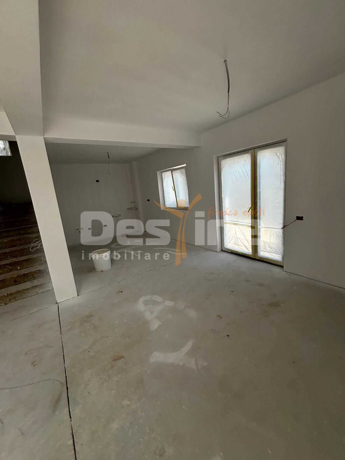 CASA INSIRUITA  4 CAMERE PARTER+ETAJ+POD — fotografia 5
