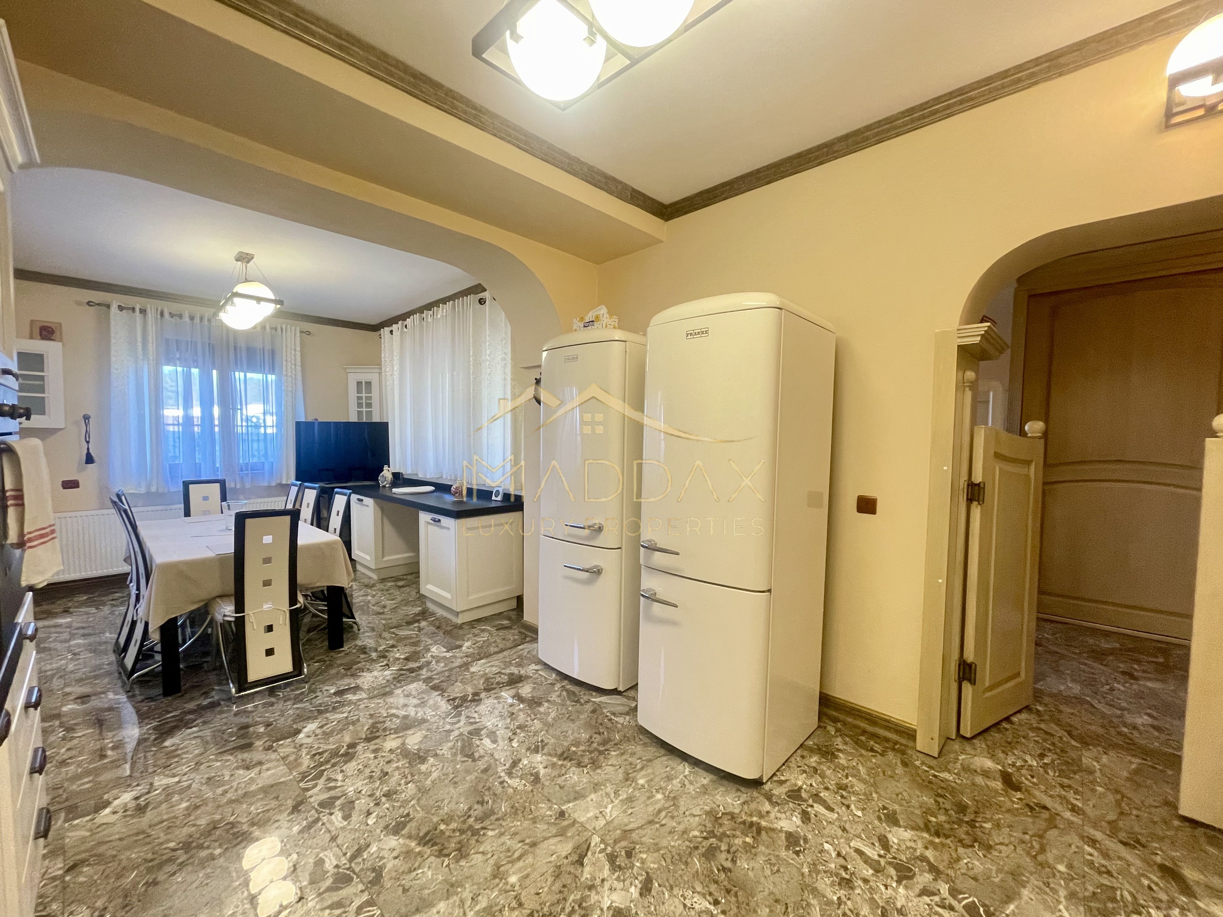 Vila 7 camere**Lake view**Ponton privat**Piscina**Teren 933 MP//Balotesti — fotografia 13