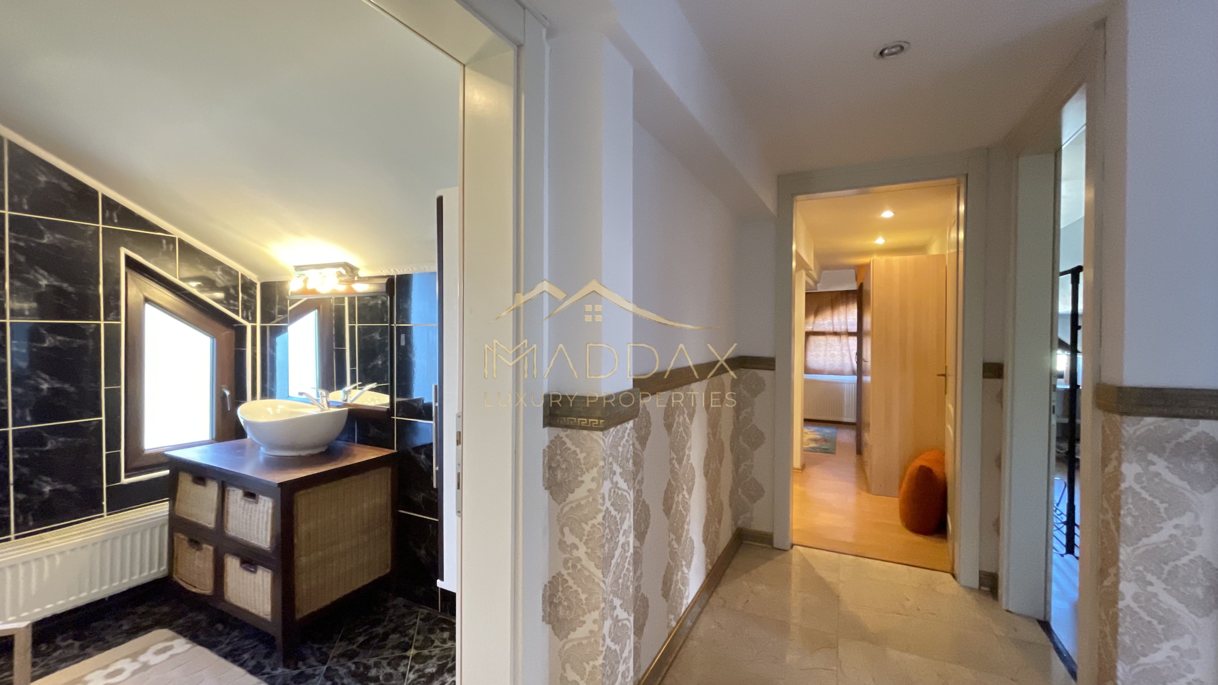 Vila 7 camere**Lake view**Ponton privat**Piscina**Teren 933 MP//Balotesti — fotografia 19