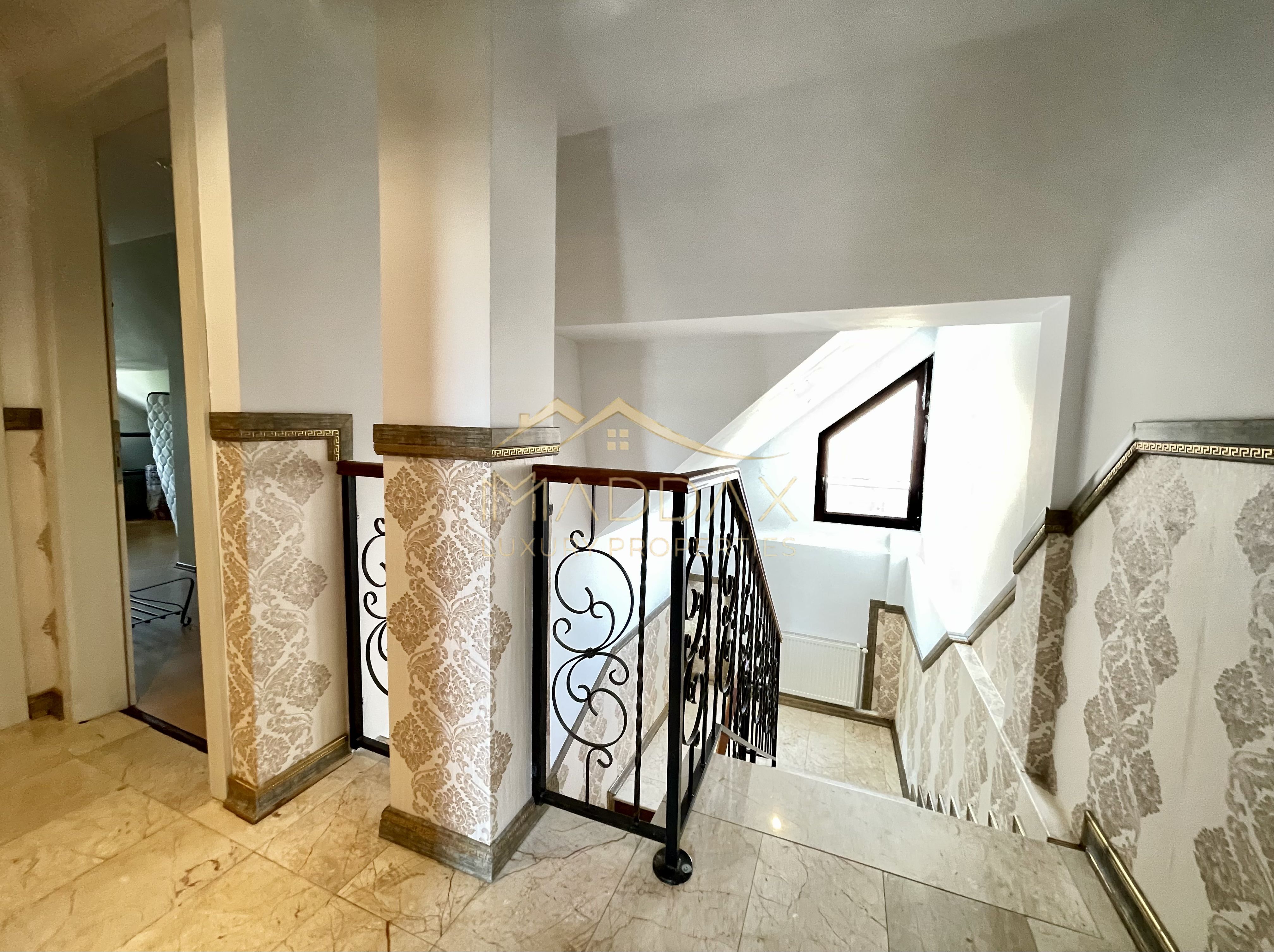 Vila 7 camere**Lake view**Ponton privat**Piscina**Teren 933 MP//Balotesti — fotografia 47