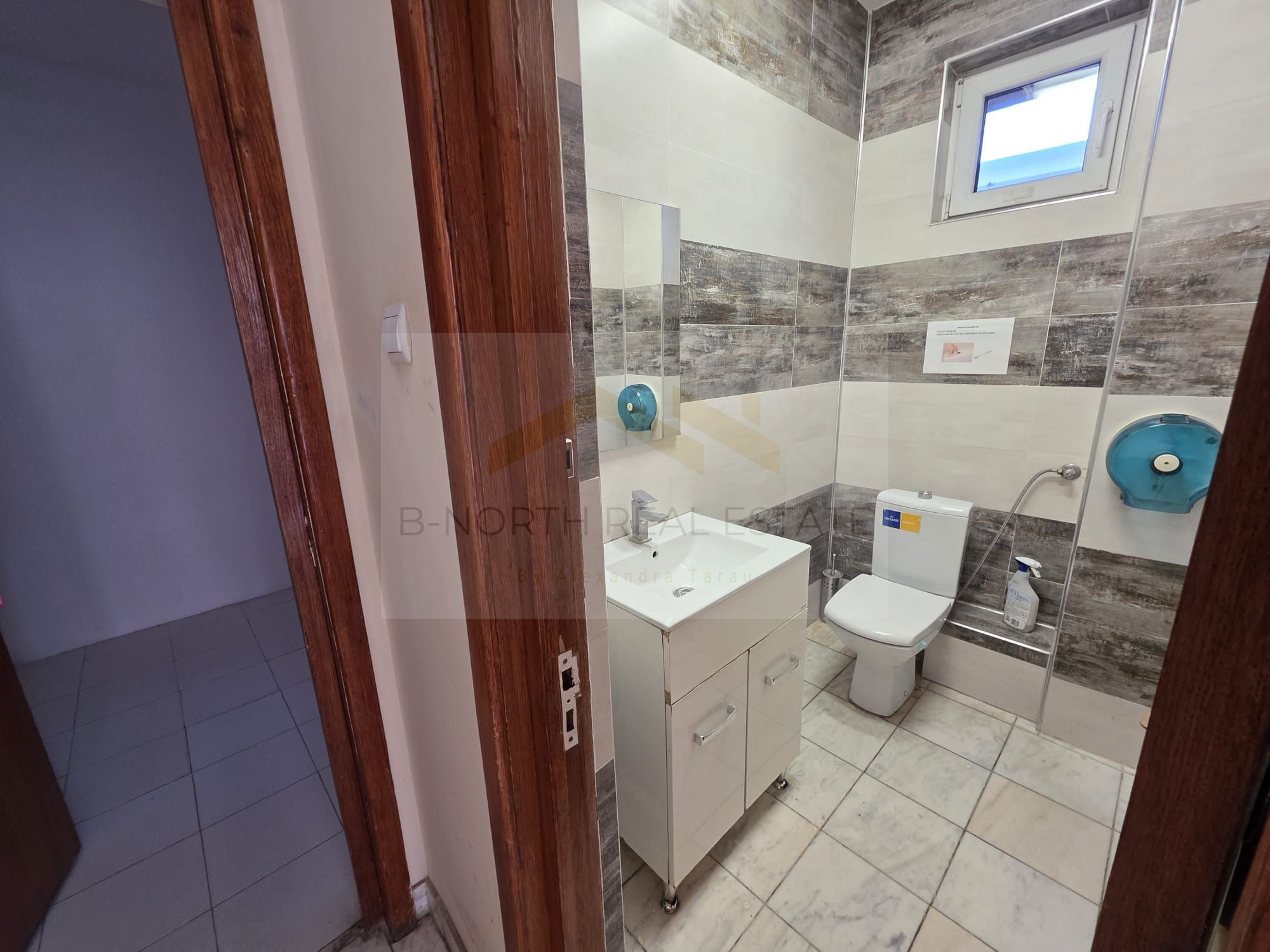 Clădiri de birouri de închiriat Sector 4 – 1.100 mp, vizibilitate stradală — fotografia 18
