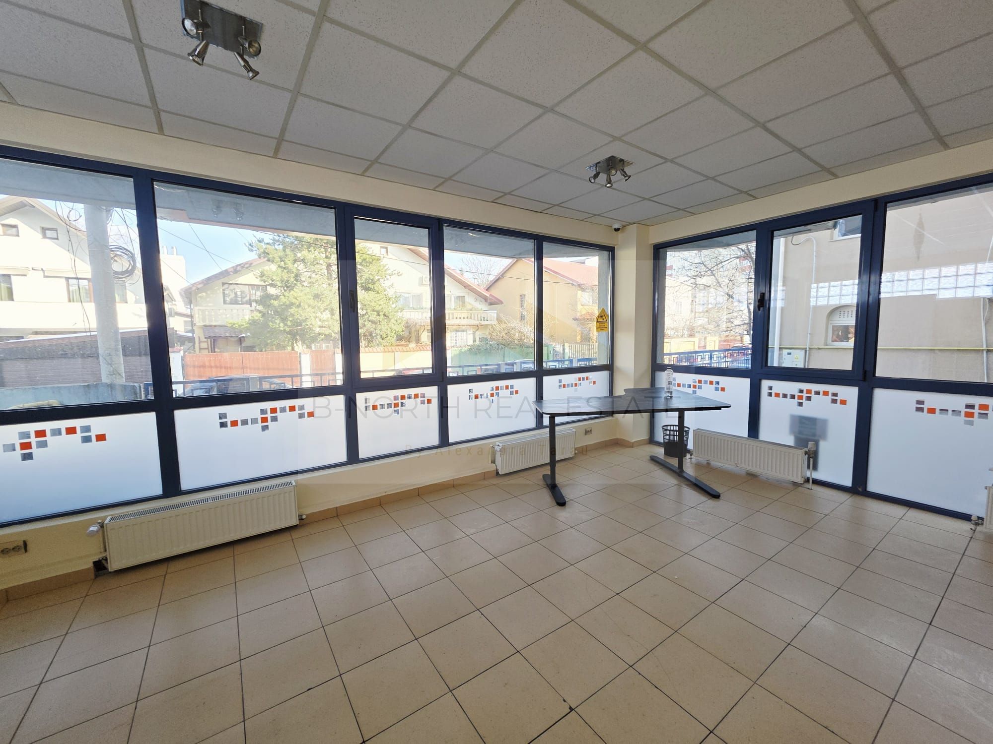 Clădiri de birouri de închiriat Sector 4 – 1.100 mp, vizibilitate stradală — fotografia 31