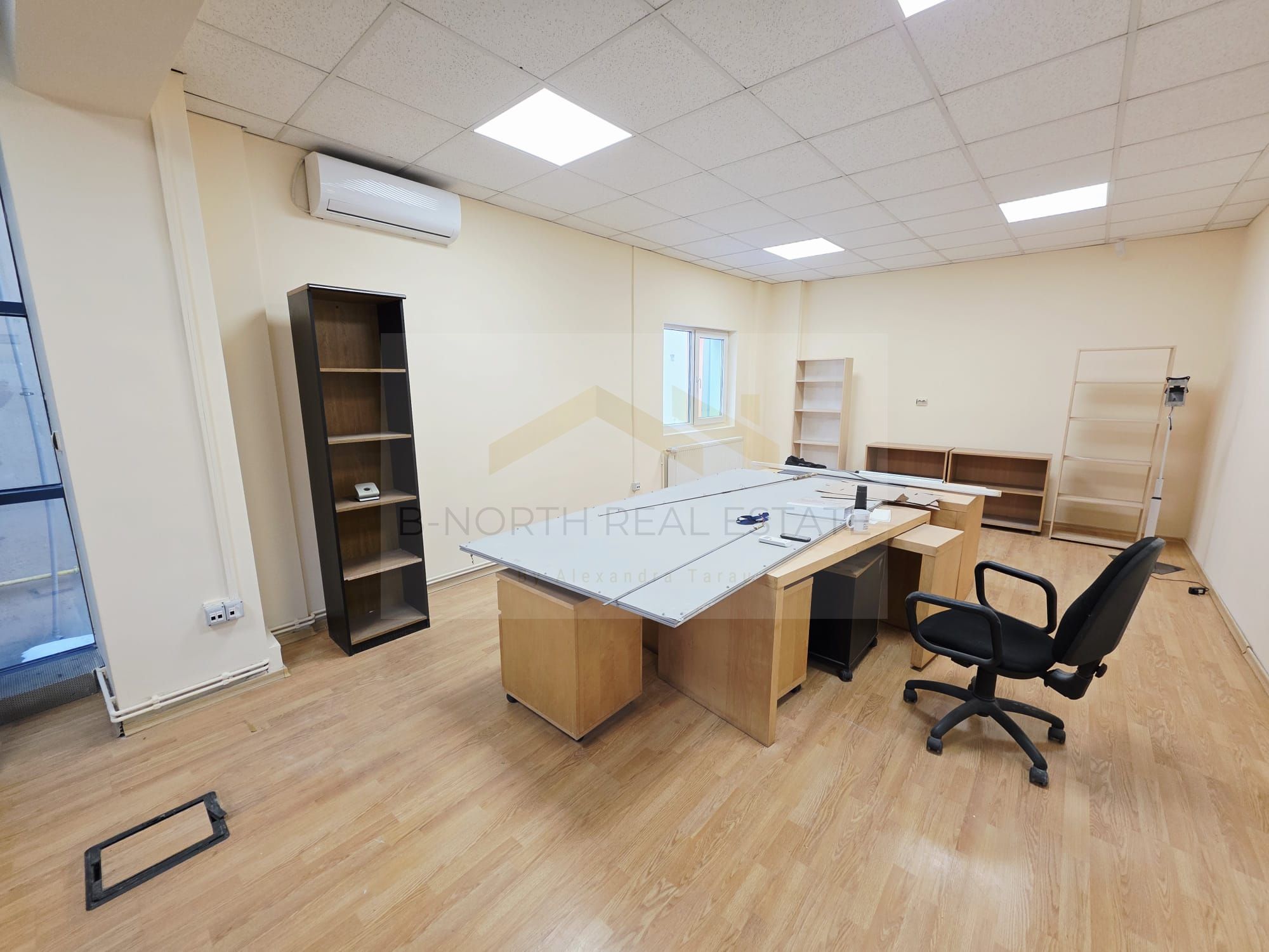 Clădiri de birouri de închiriat Sector 4 – 1.100 mp, vizibilitate stradală — fotografia 35