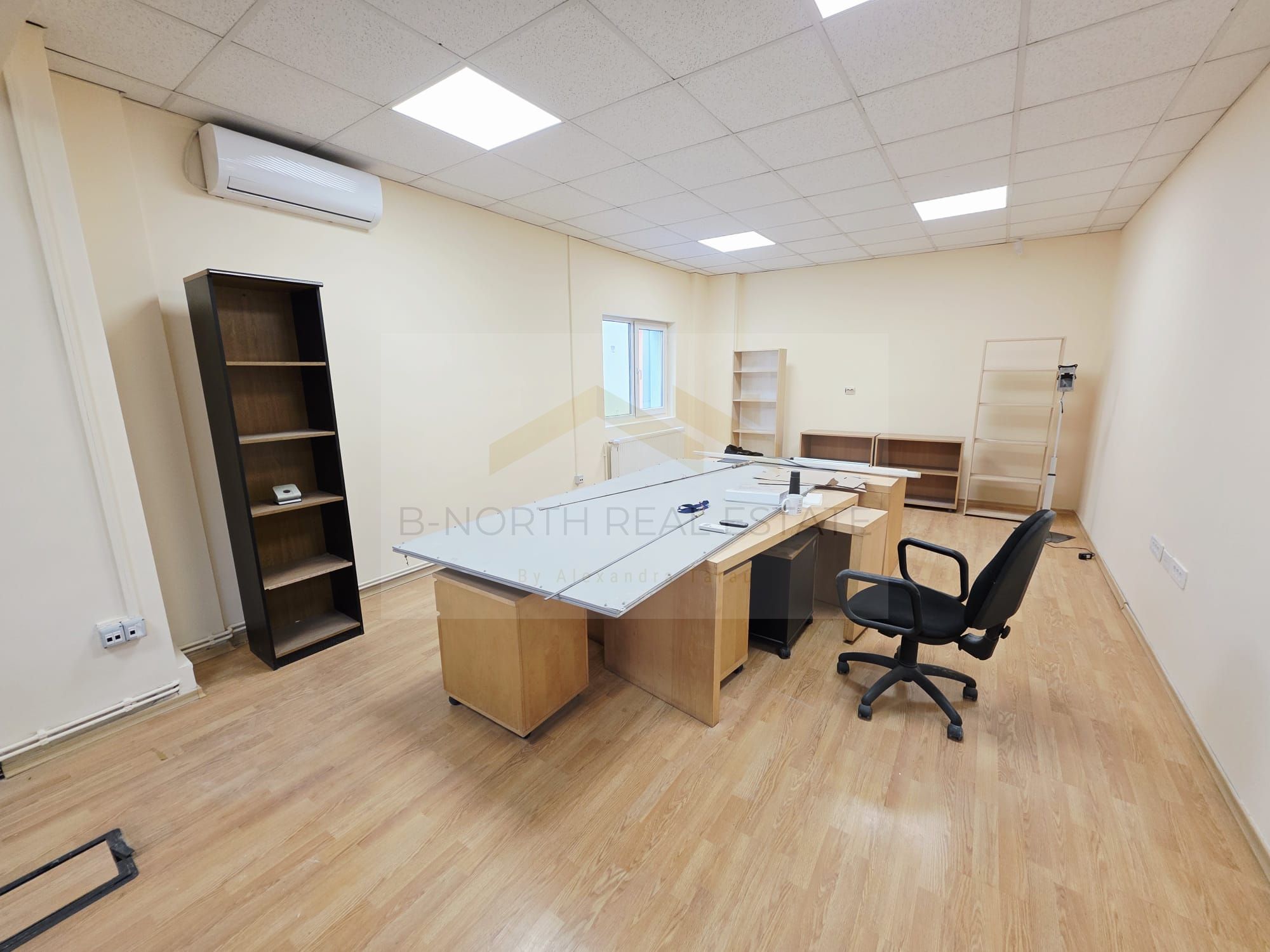 Clădiri de birouri de închiriat Sector 4 – 1.100 mp, vizibilitate stradală — fotografia 36