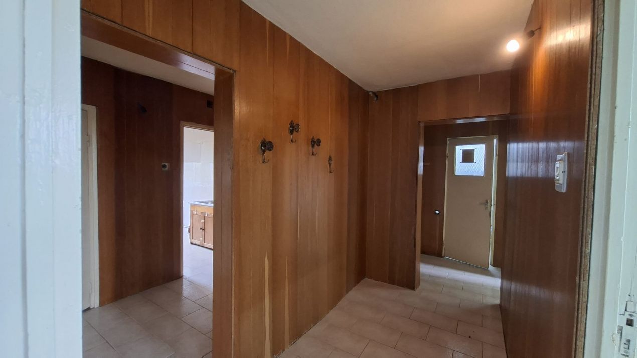 Apartament 4 camere Nord ,Etaj 3 la Poarta Scolii nr 14 — fotografia 5