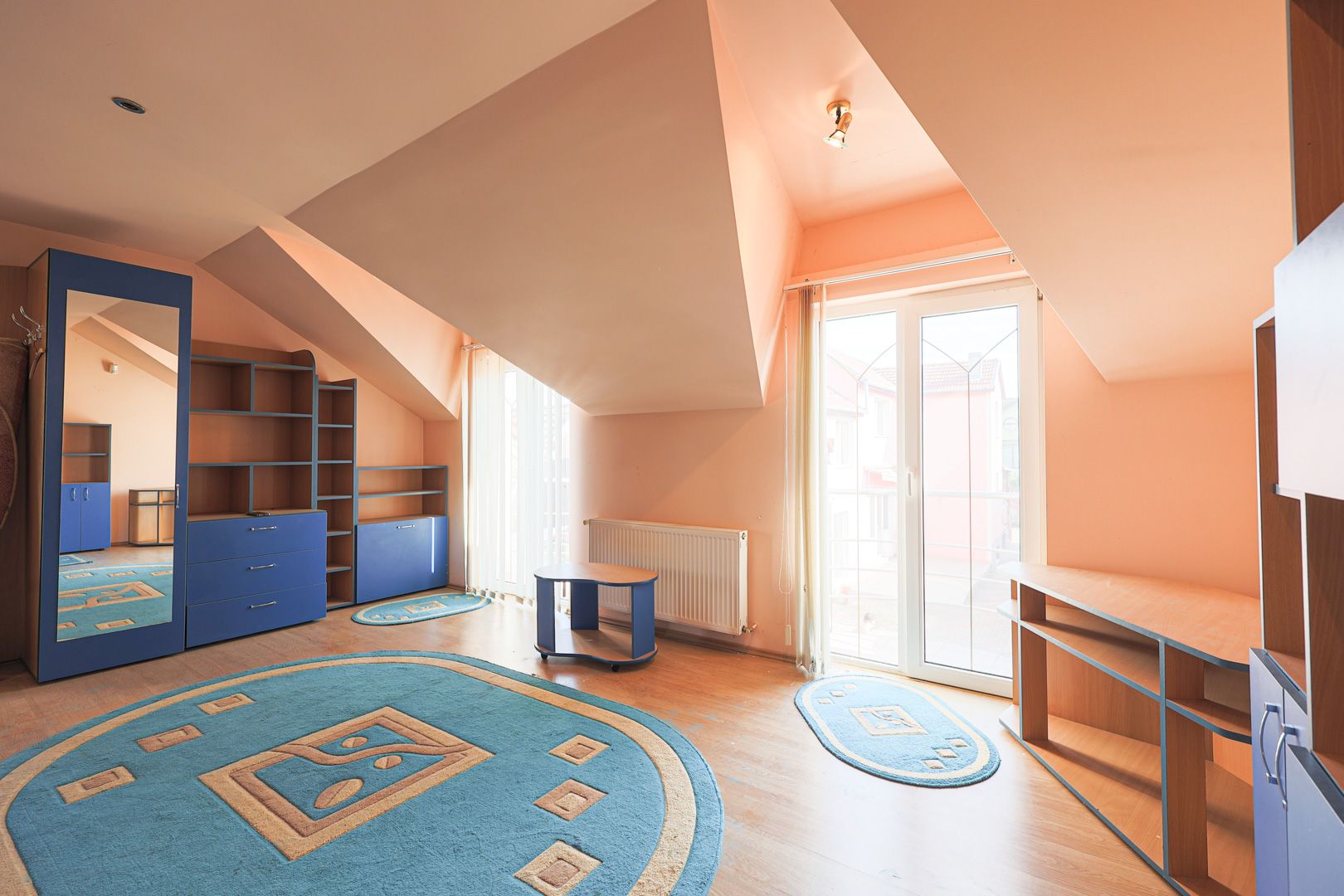 Vilă cu 6 camere în zona rezidențială - Poltura — fotografia 13