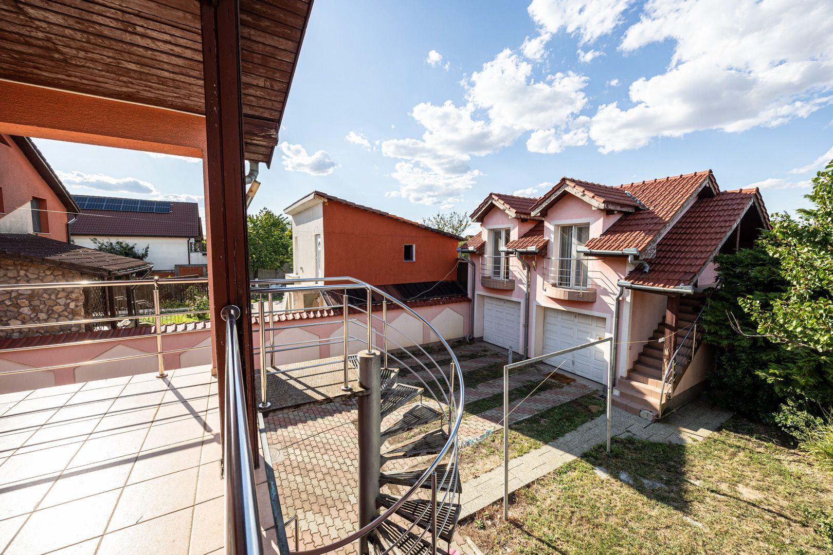 Vilă cu 6 camere în zona rezidențială - Poltura — fotografia 9
