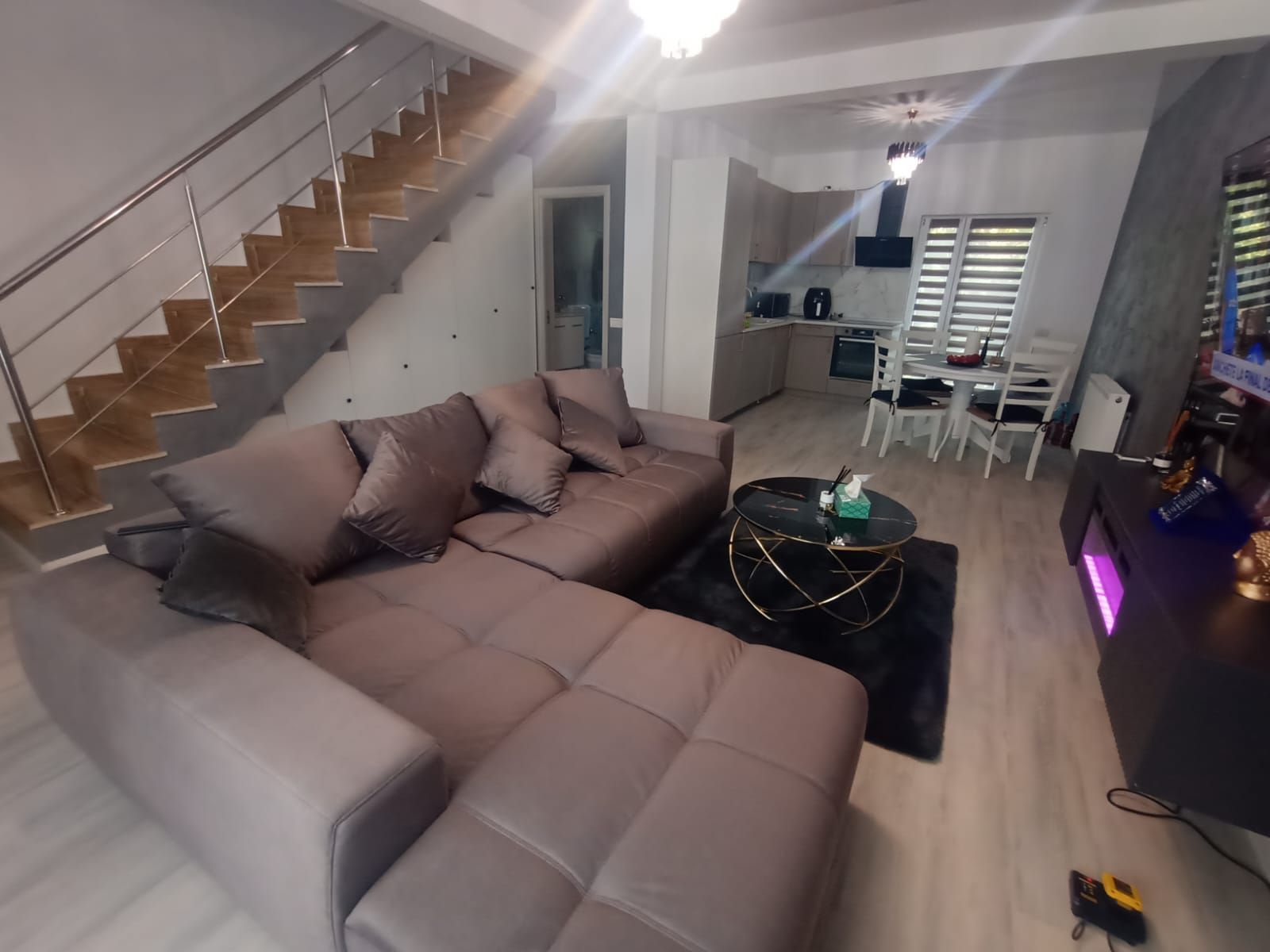Ag. Eu. vinde Casa P+1  3 camere  in Mamaia Nord - Hanul cu Peste — fotografia 3