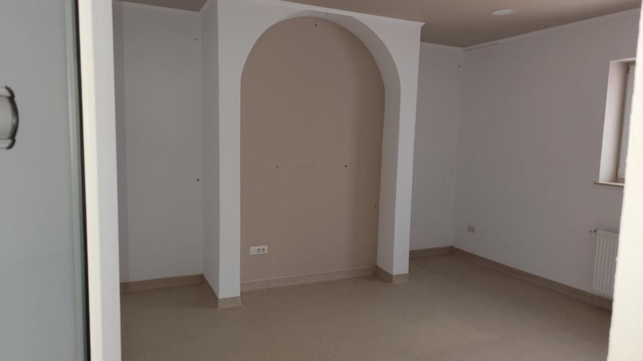 Spatiu de inchiriat central Baicoi — fotografia 7
