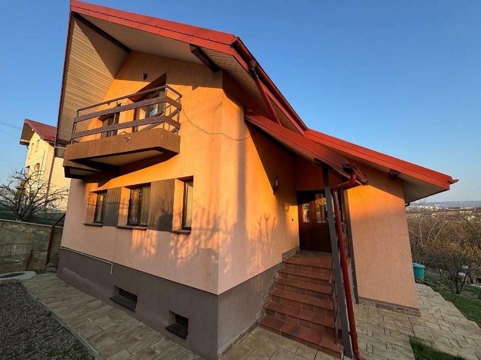Hlincea, str.Mănăstirii, CIUREA, Iaşi + 1.700 mp teren şi Vilă (D+P+M) — fotografia 4