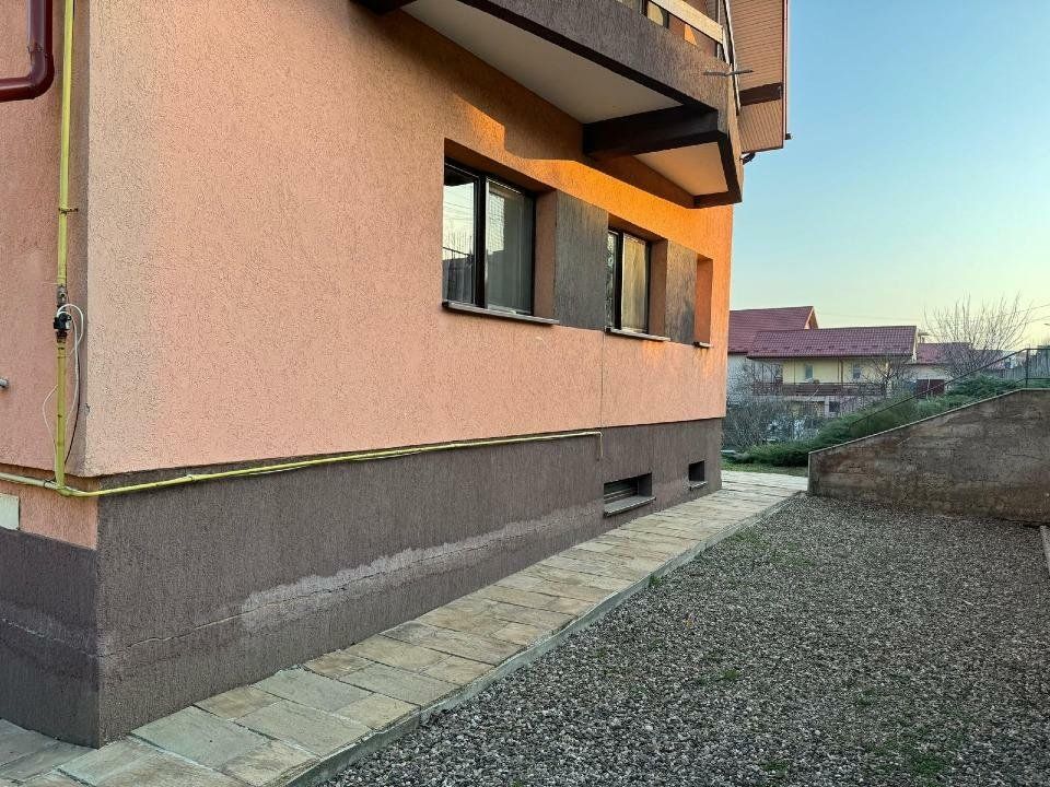 Hlincea, str.Mănăstirii, CIUREA, Iaşi + 1.700 mp teren şi Vilă (D+P+M) — fotografia 6