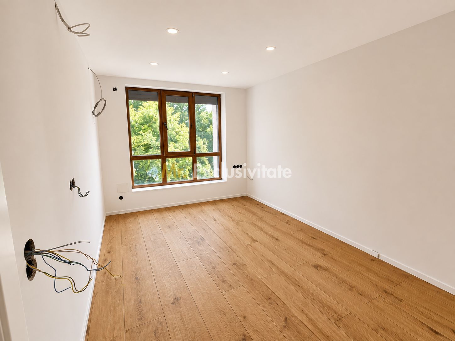# Apartament renovat integral, Satu Mare zonă centrală, etaj 3/4 — fotografia 3